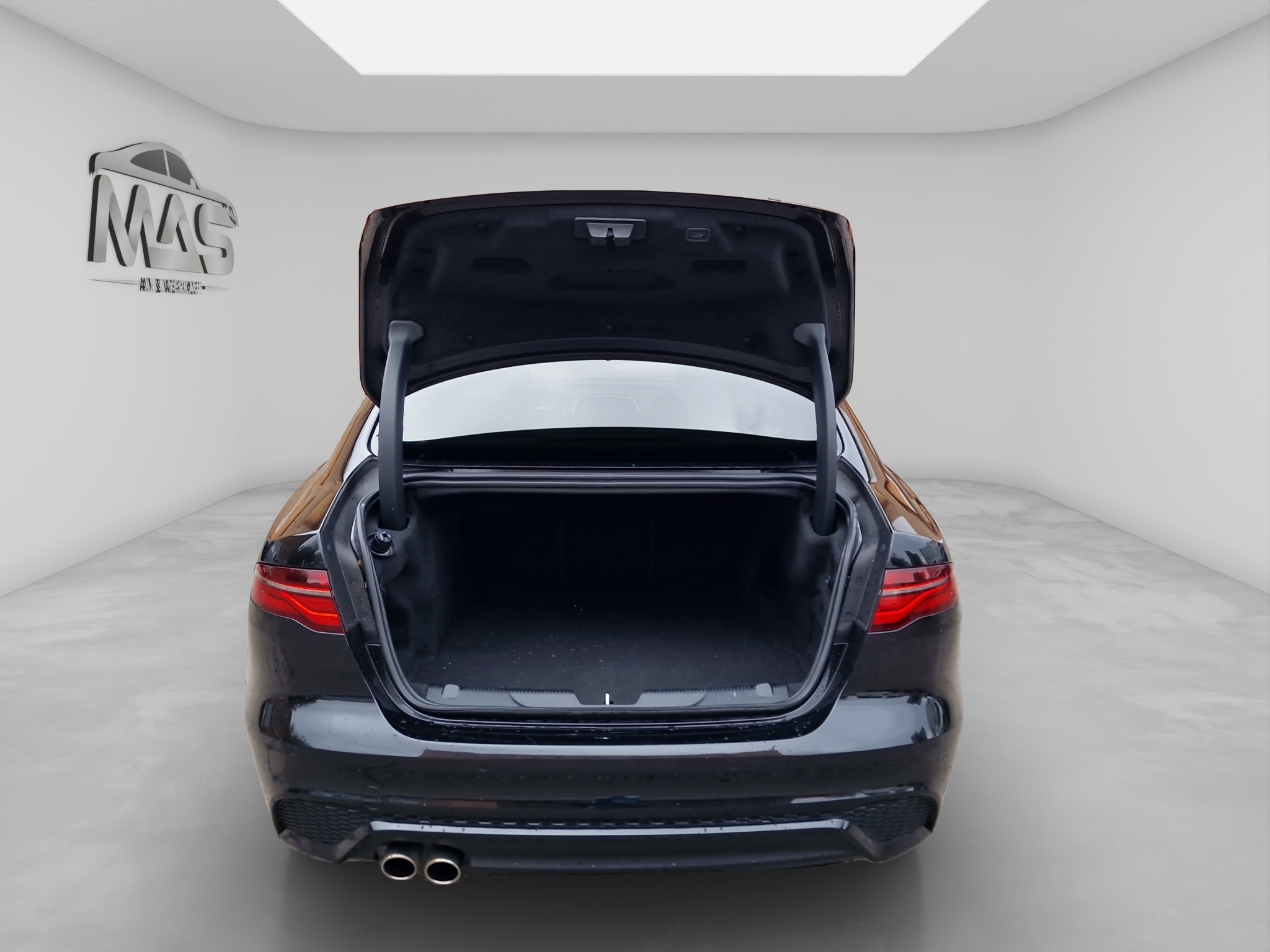JAGUAR XE 15