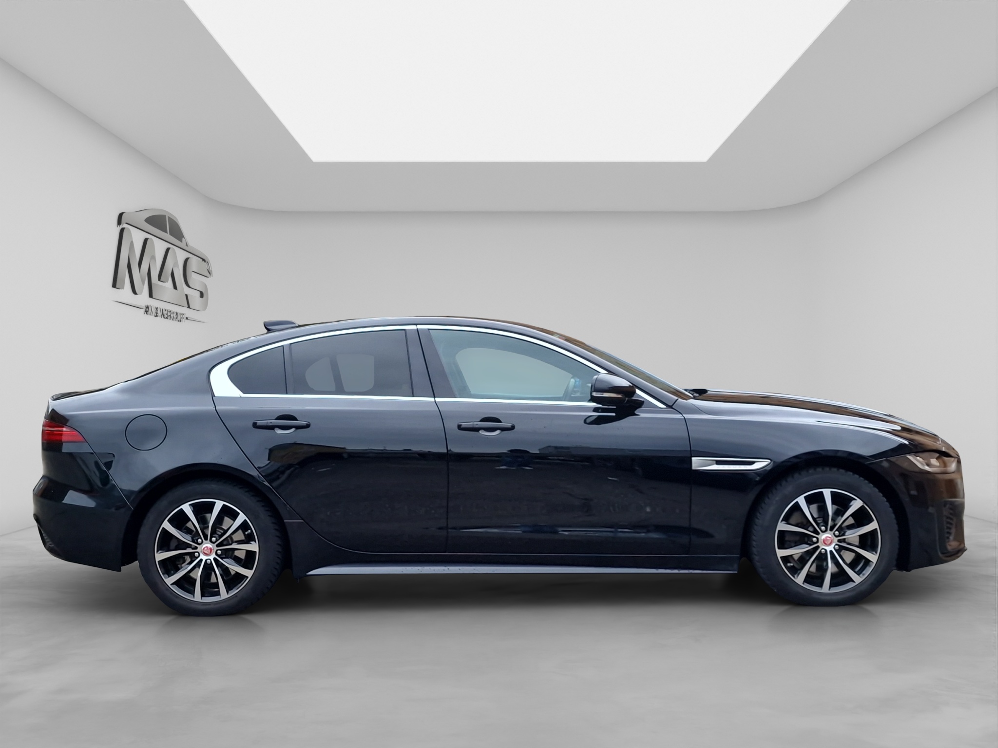 JAGUAR XE 7