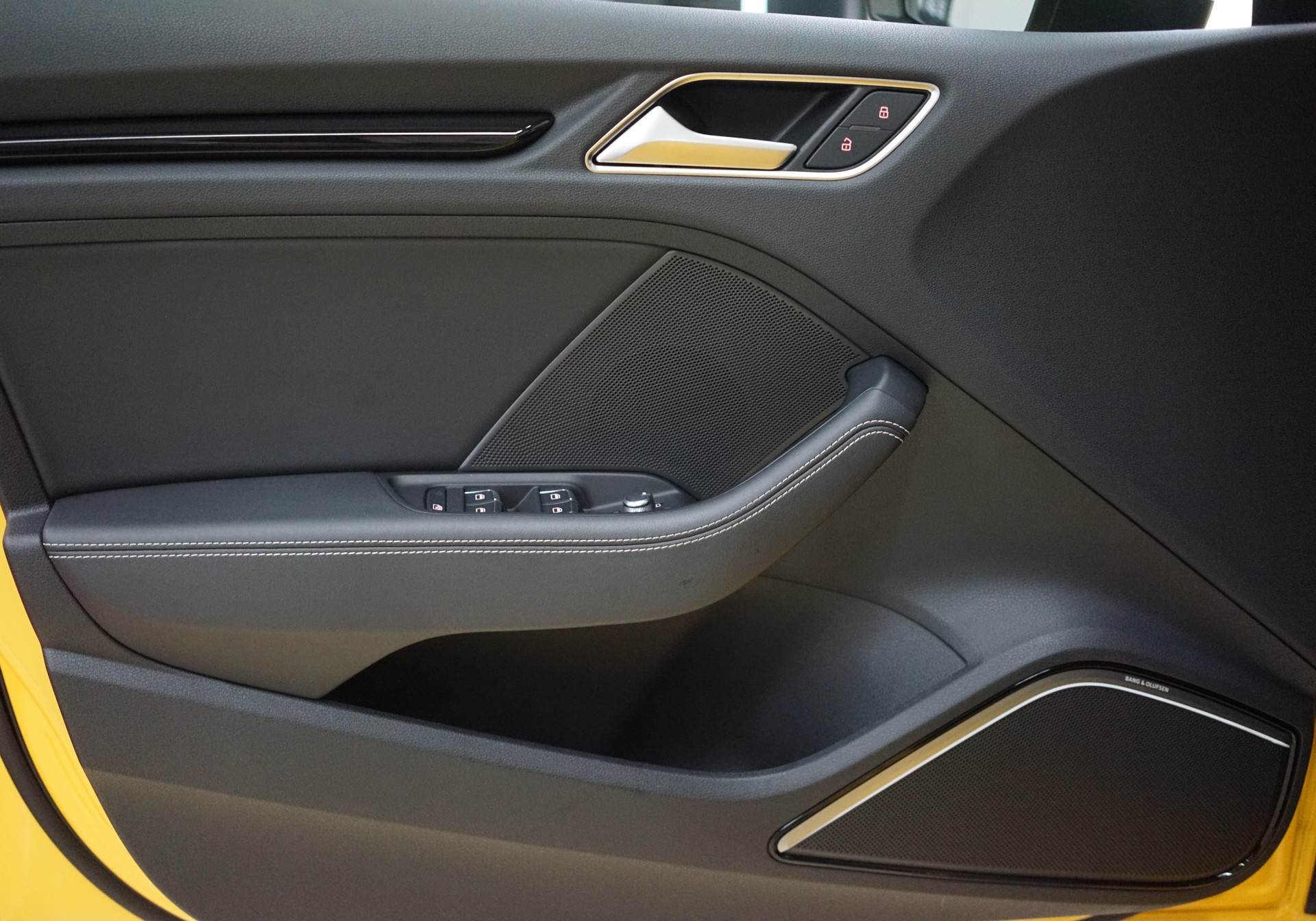 AUDI S3 Sportback 2.0 TFSI quattro S-tronic / O.CT S370 - 23