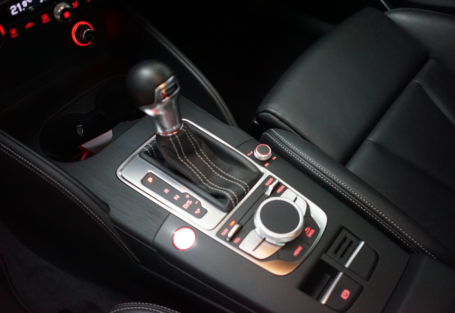 AUDI S3 Sportback 2.0 TFSI quattro S-tronic / O.CT S370 - 21