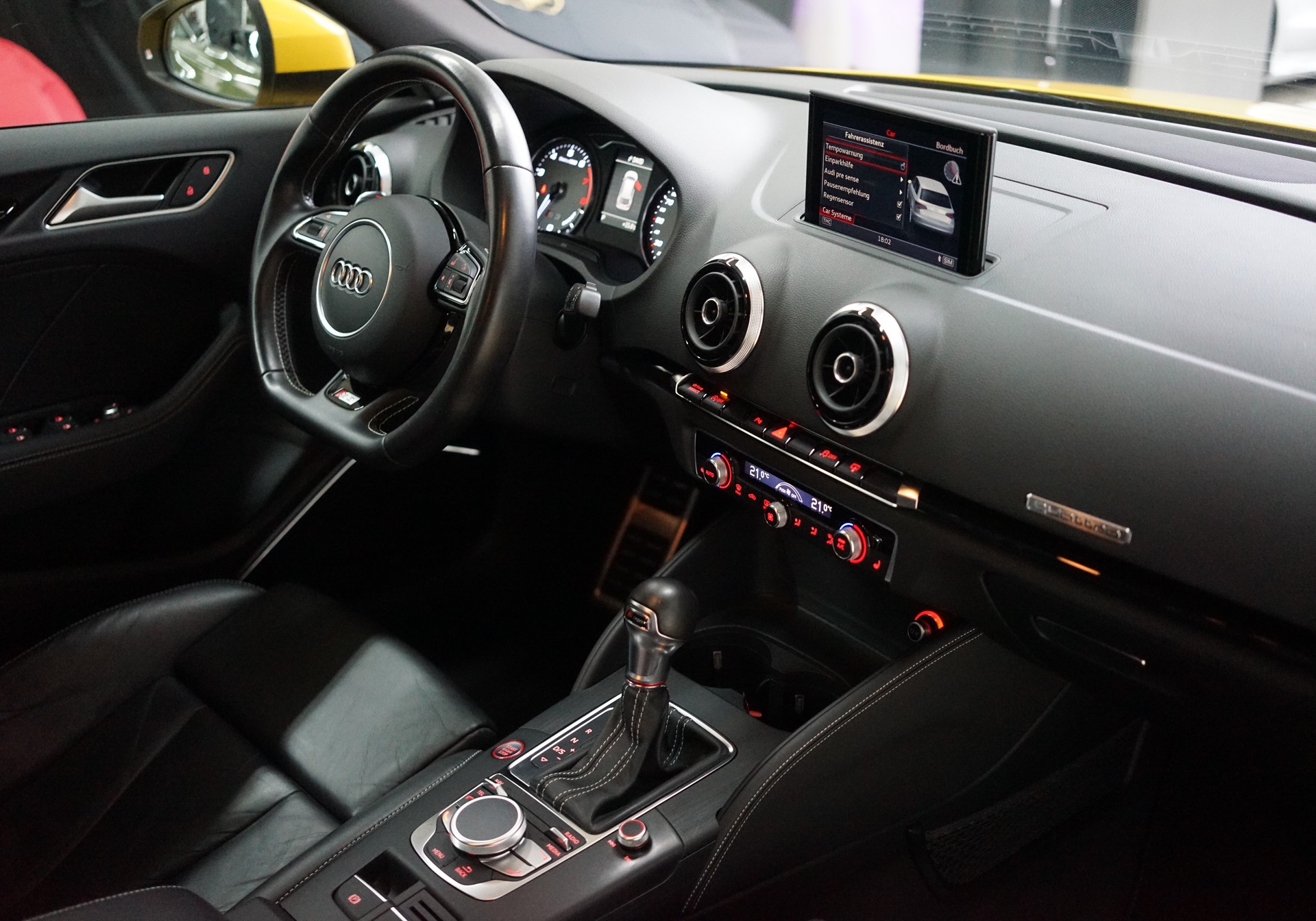 AUDI S3 Sportback 2.0 TFSI quattro S-tronic / O.CT S370 - 27