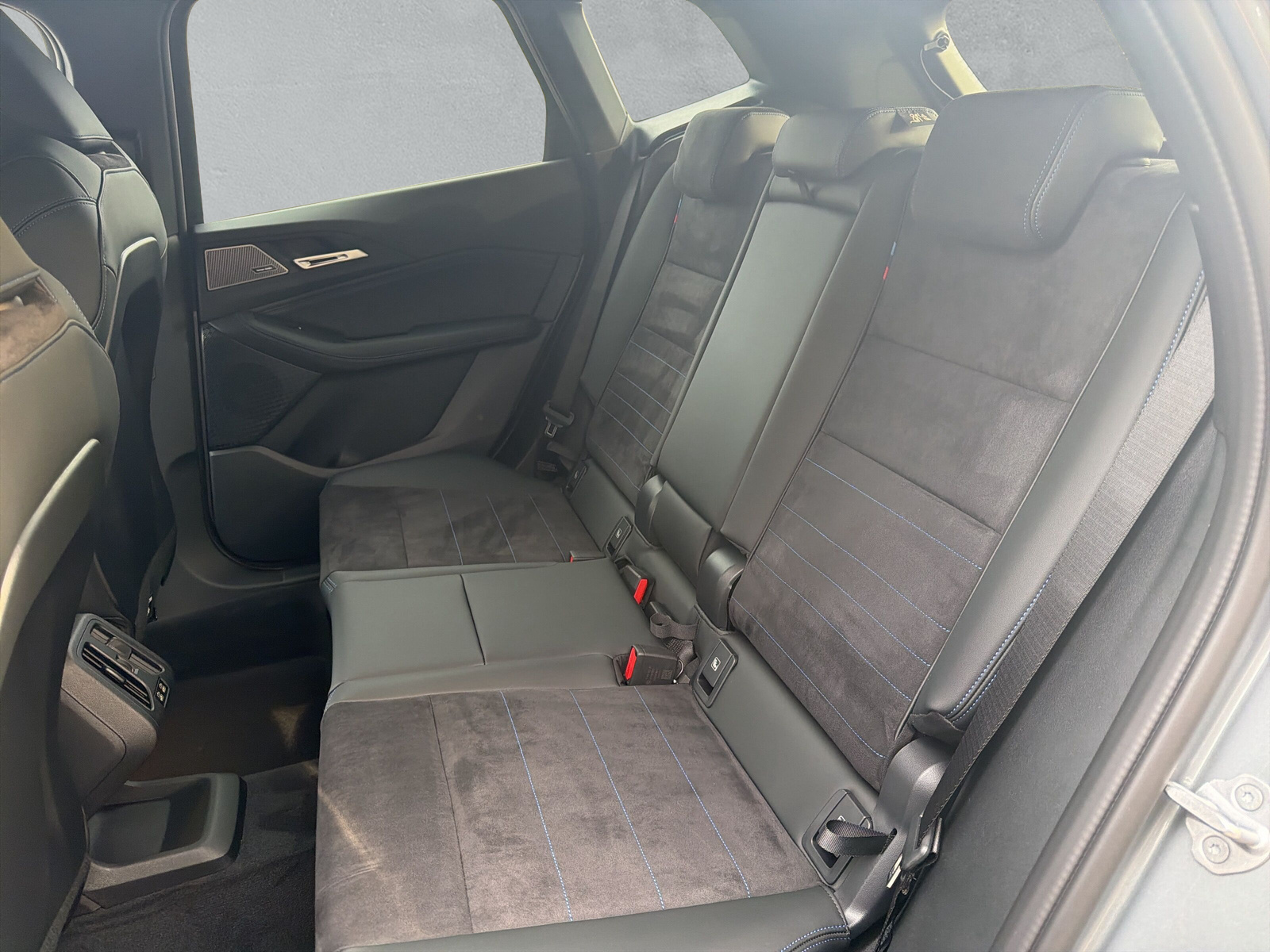 BMW 223d Active Tourer xDrive M Sport DKG - 11