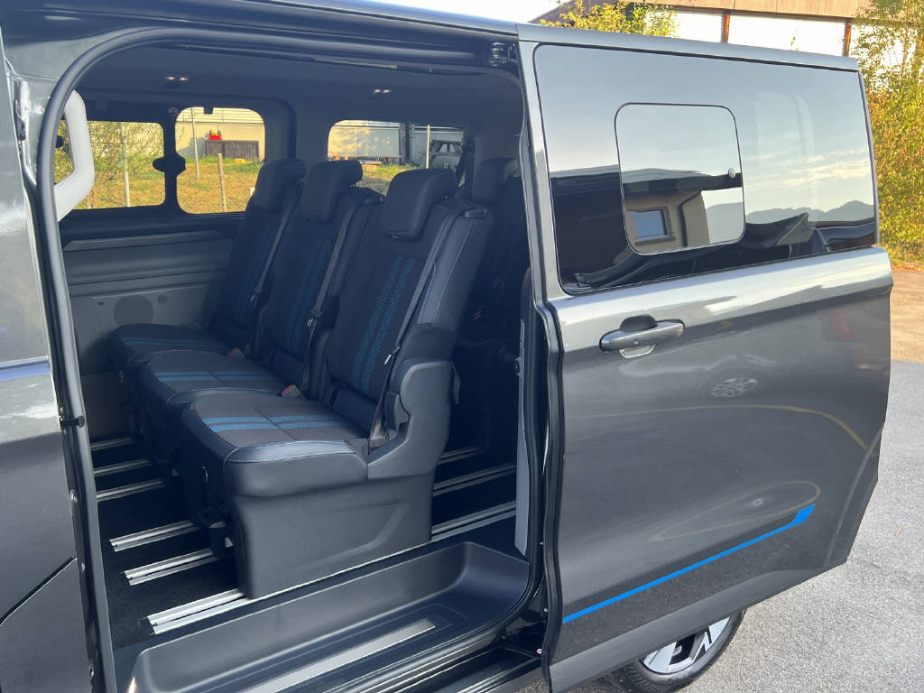FORD Tourneo Custom Bus 320 L1 2.0 EcoBlue 170 Sport 4x4 - 11