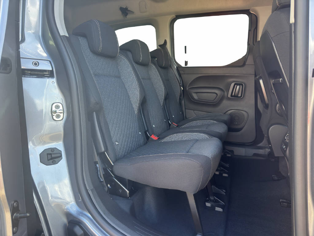 PEUGEOT Rifter Long 1.5 BlueHDi 130 Family Edition - 13