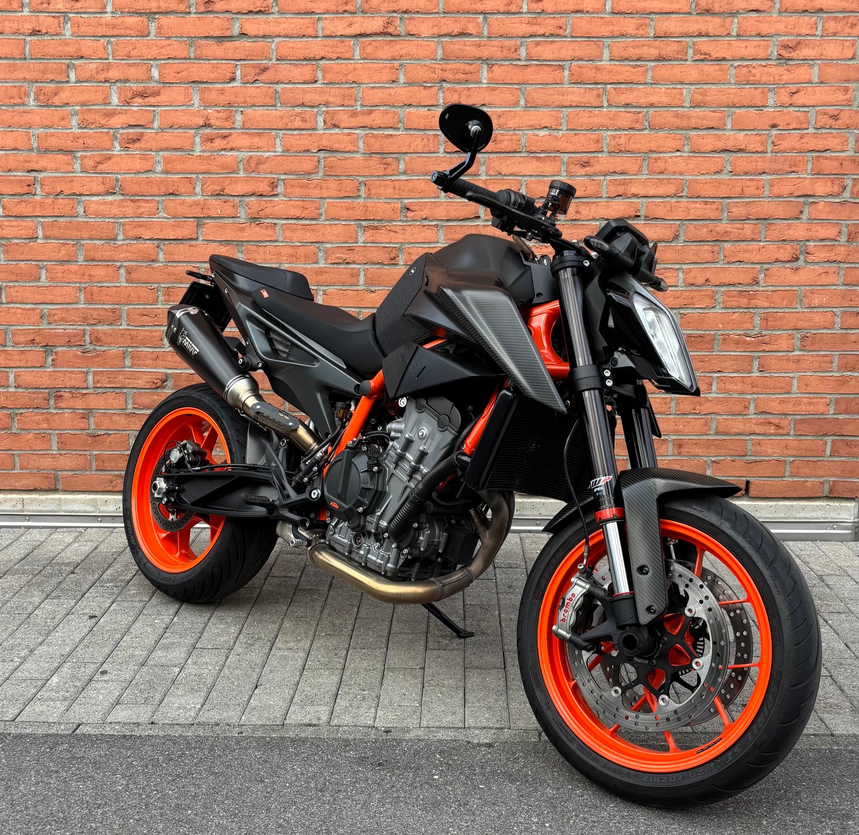 KTM 890 Duke R - 2