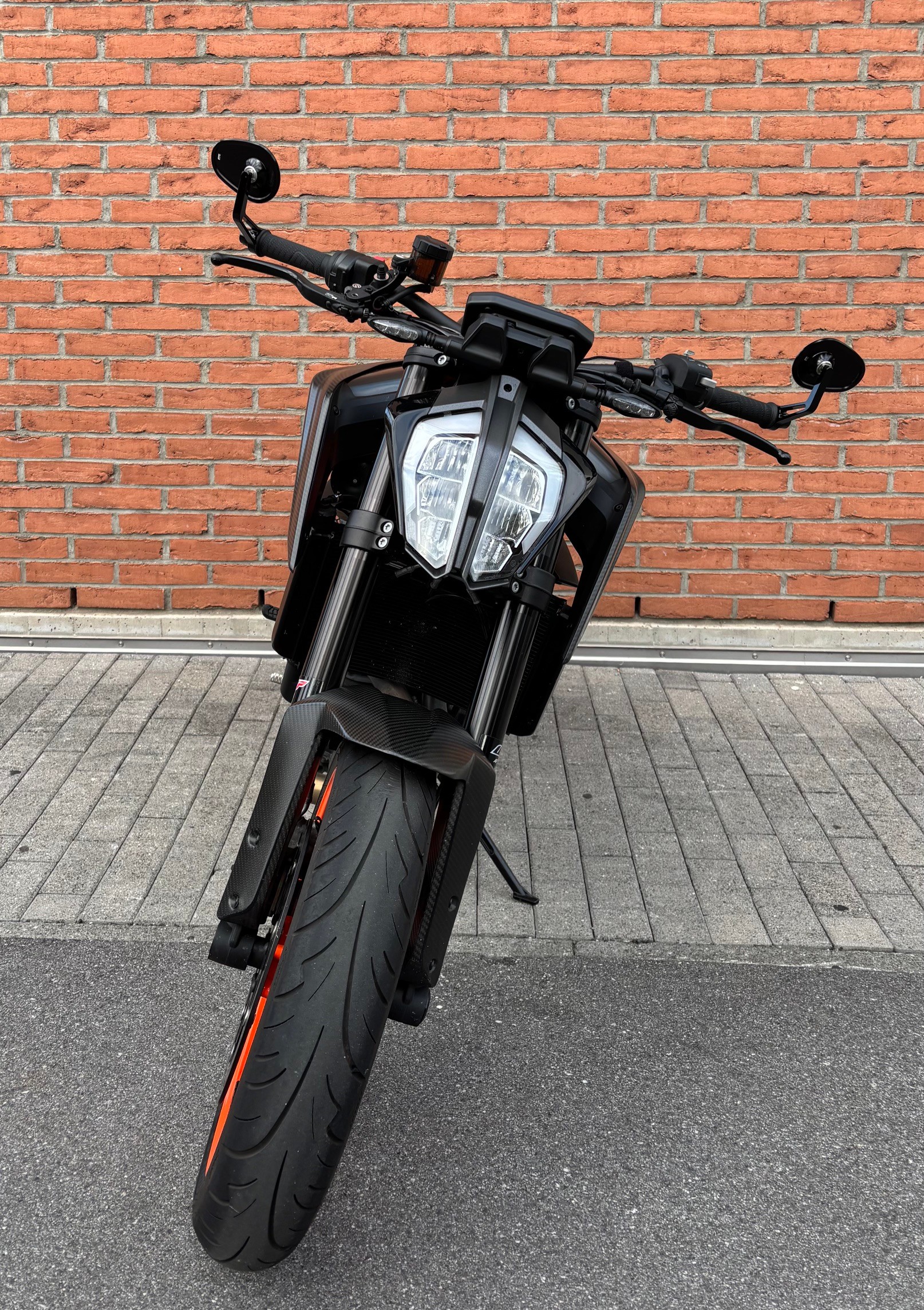 KTM 890 Duke R - 3