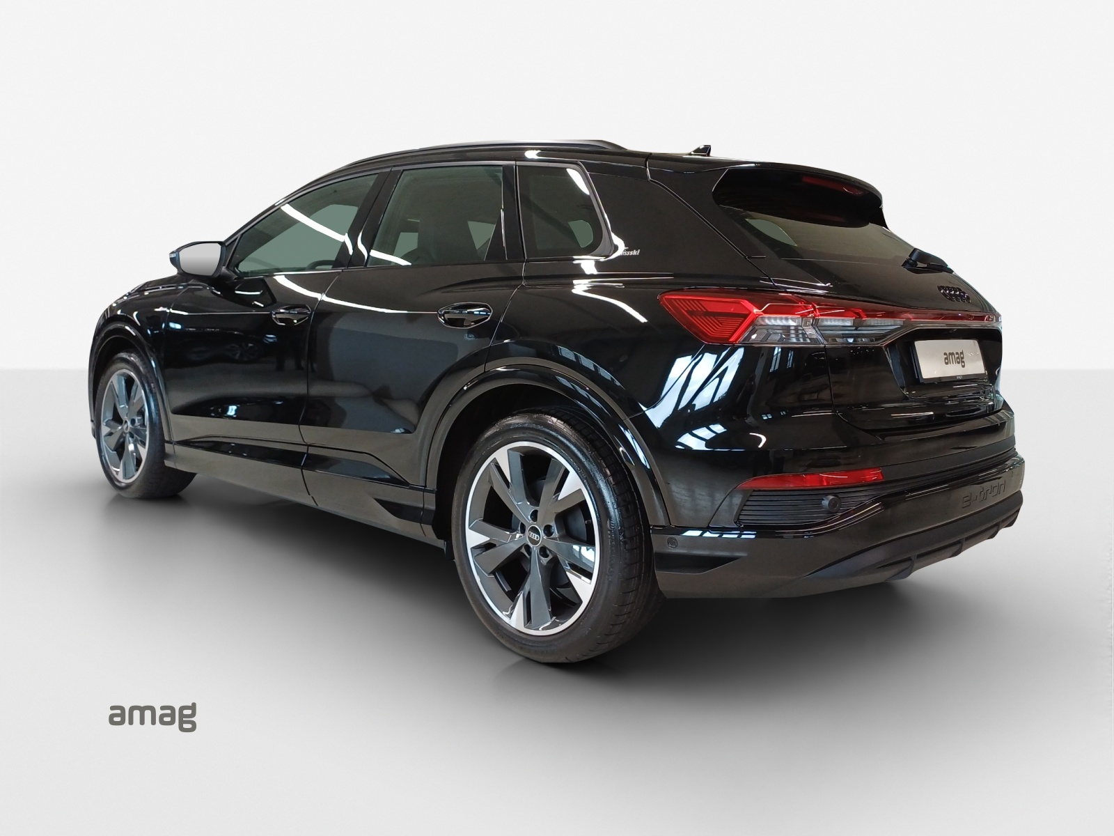 AUDI Q4 e-tron 45 quattro - 3