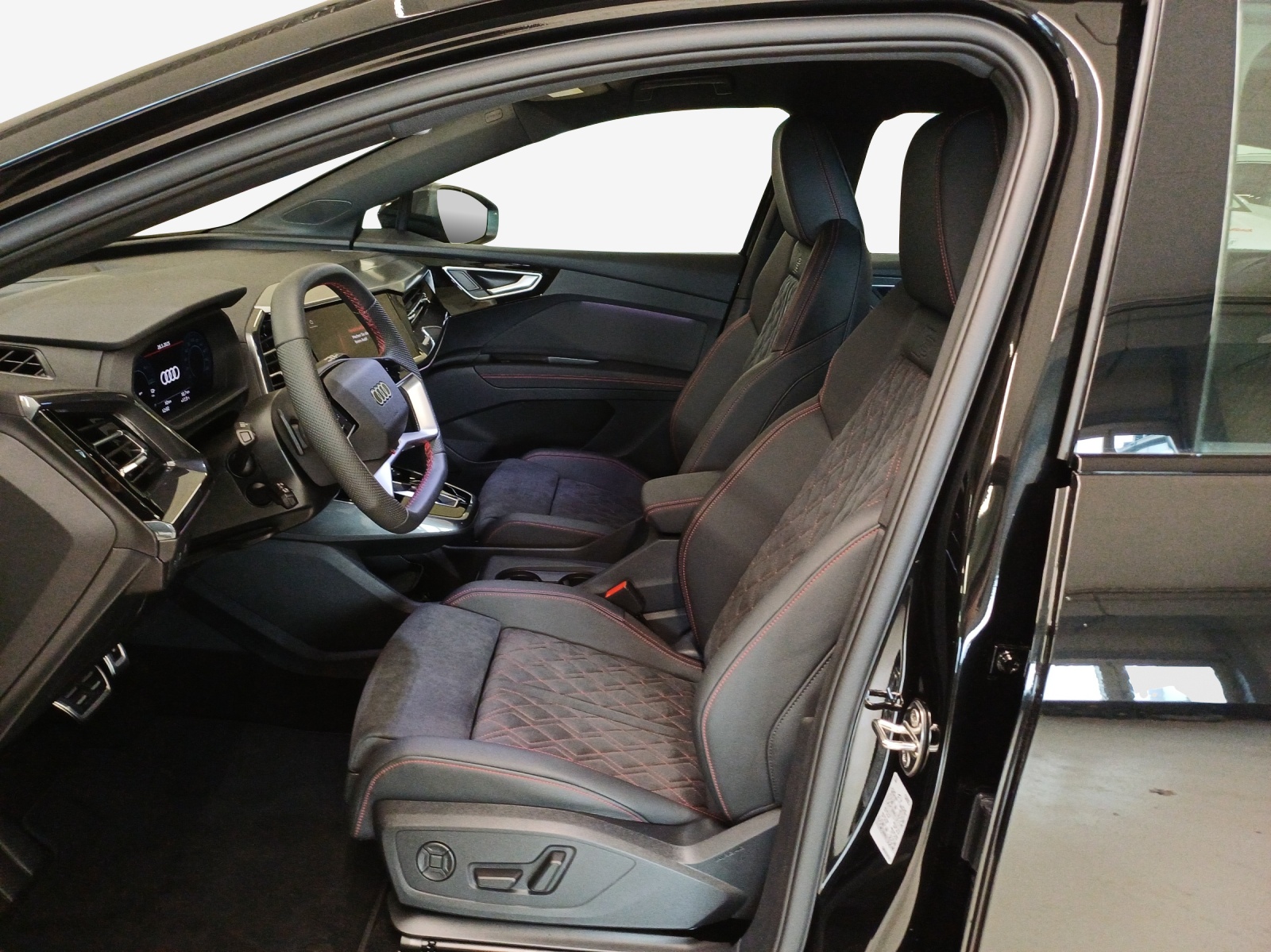 AUDI Q4 e-tron 45 quattro - 8