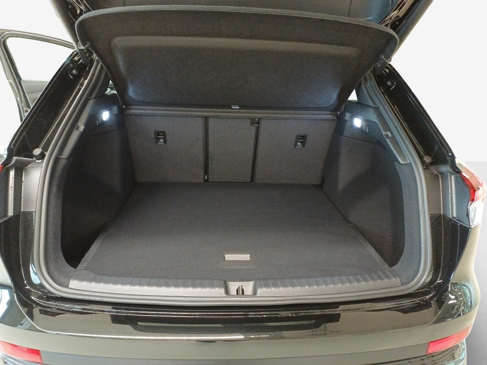 AUDI Q4 e-tron 45 quattro - 13