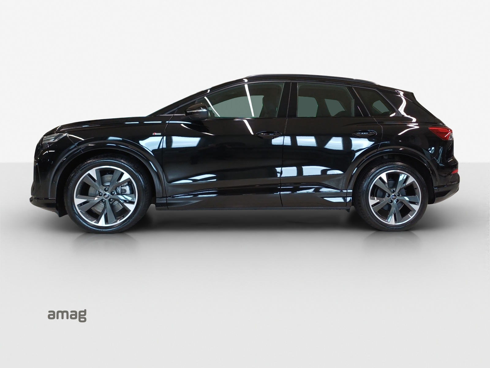 AUDI Q4 e-tron 45 quattro - 2