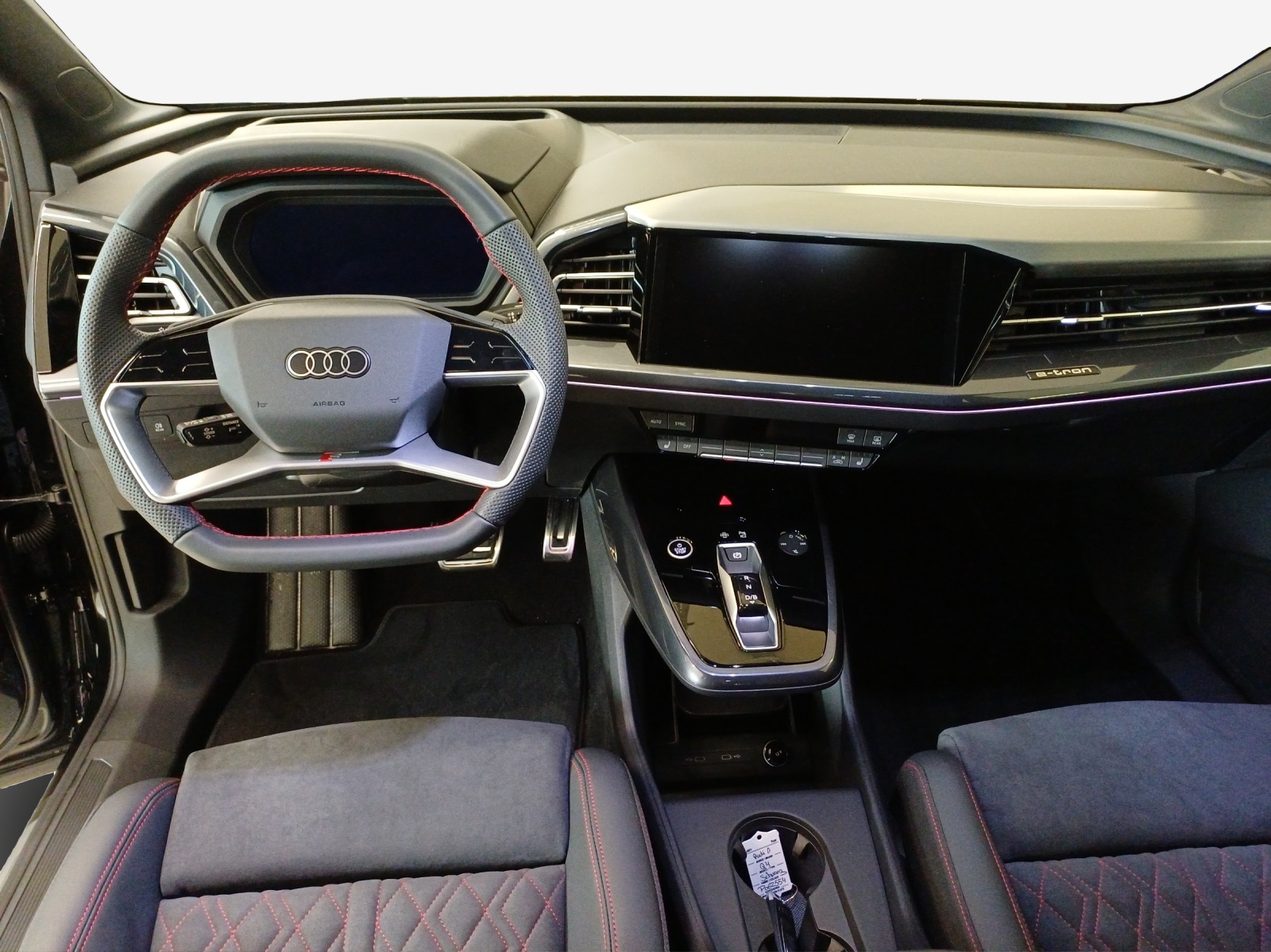 AUDI Q4 e-tron 45 quattro - 9