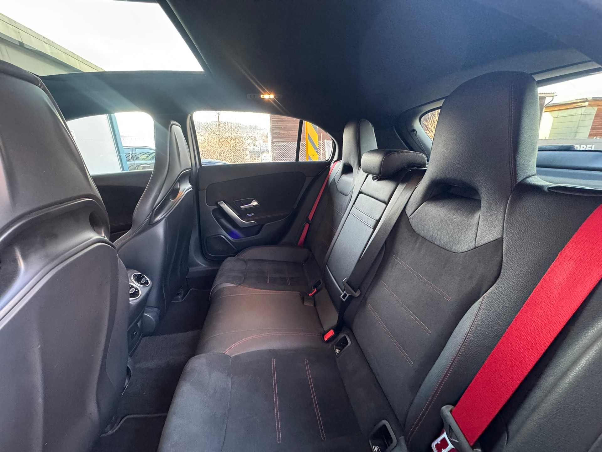 MERCEDES-BENZ A 35 AMG 4Matic Speedshift - 7