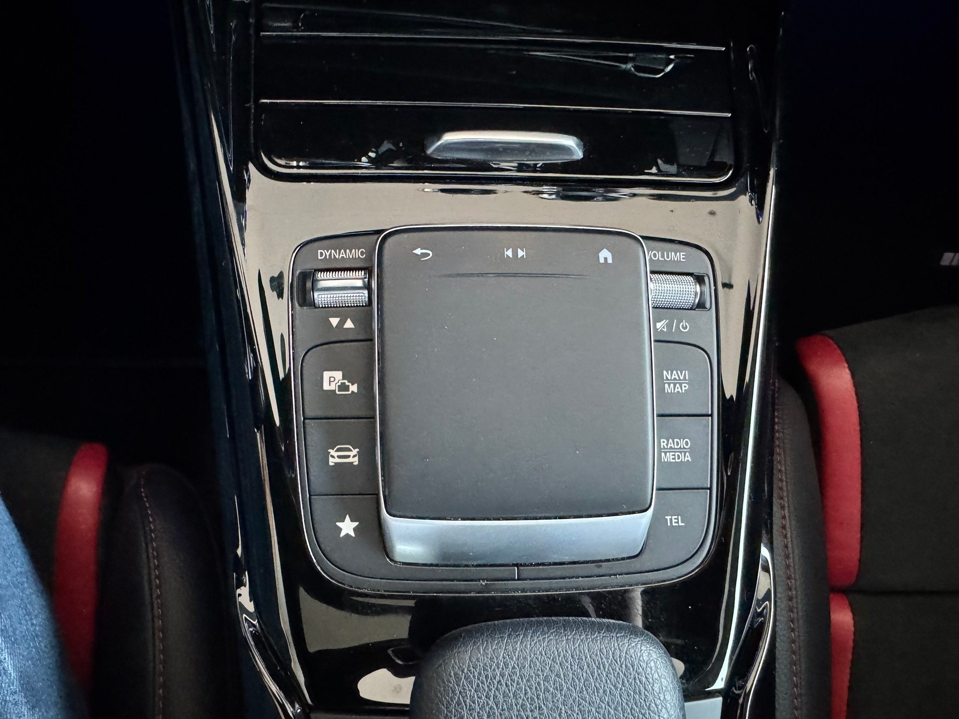 MERCEDES-BENZ A 35 AMG 4Matic Speedshift - 13