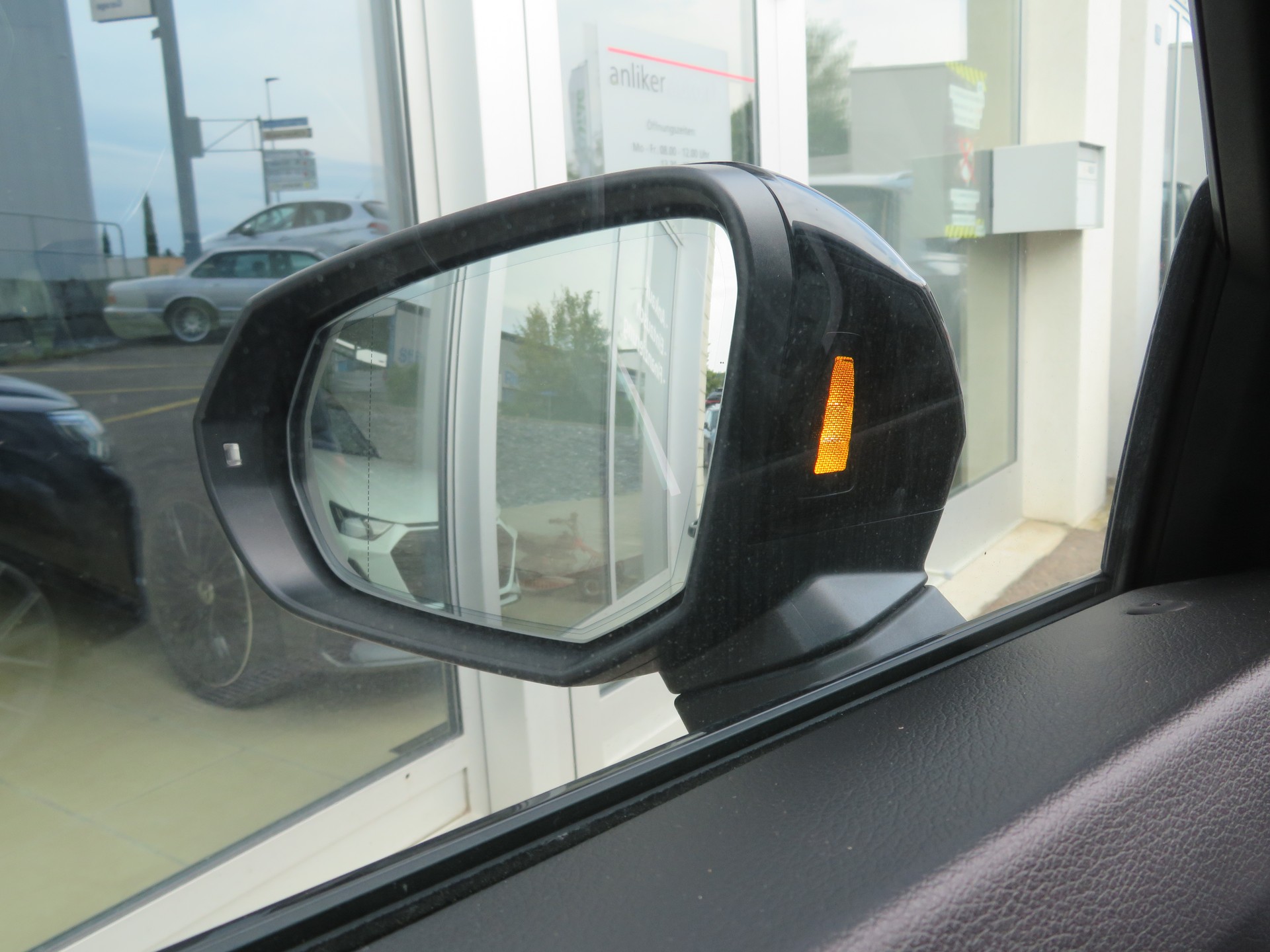 AUDI Q3 40 TFSI S line quattro S-tronic - 8