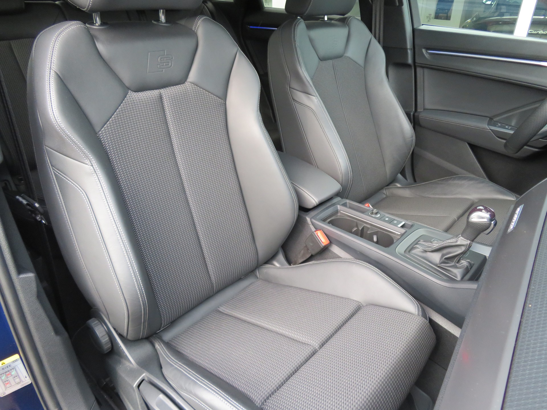 AUDI Q3 40 TFSI S line quattro S-tronic - 12