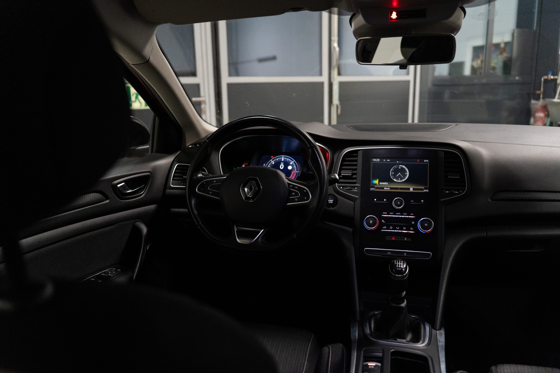 RENAULT Mégane Grandtour 1.5 dCi Zen - 12
