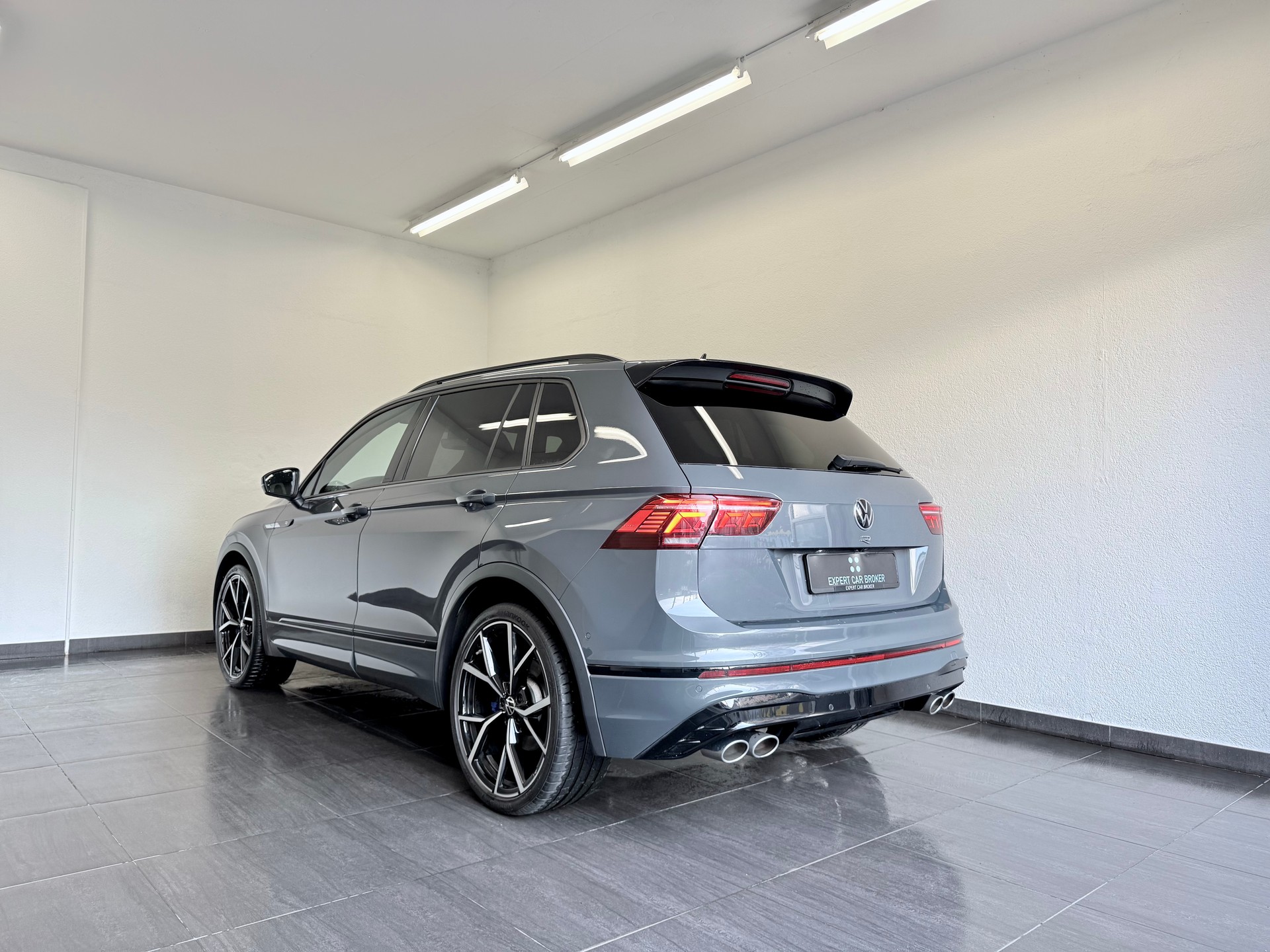 VW Tiguan 2.0TSI R 4Motion DSG - 8