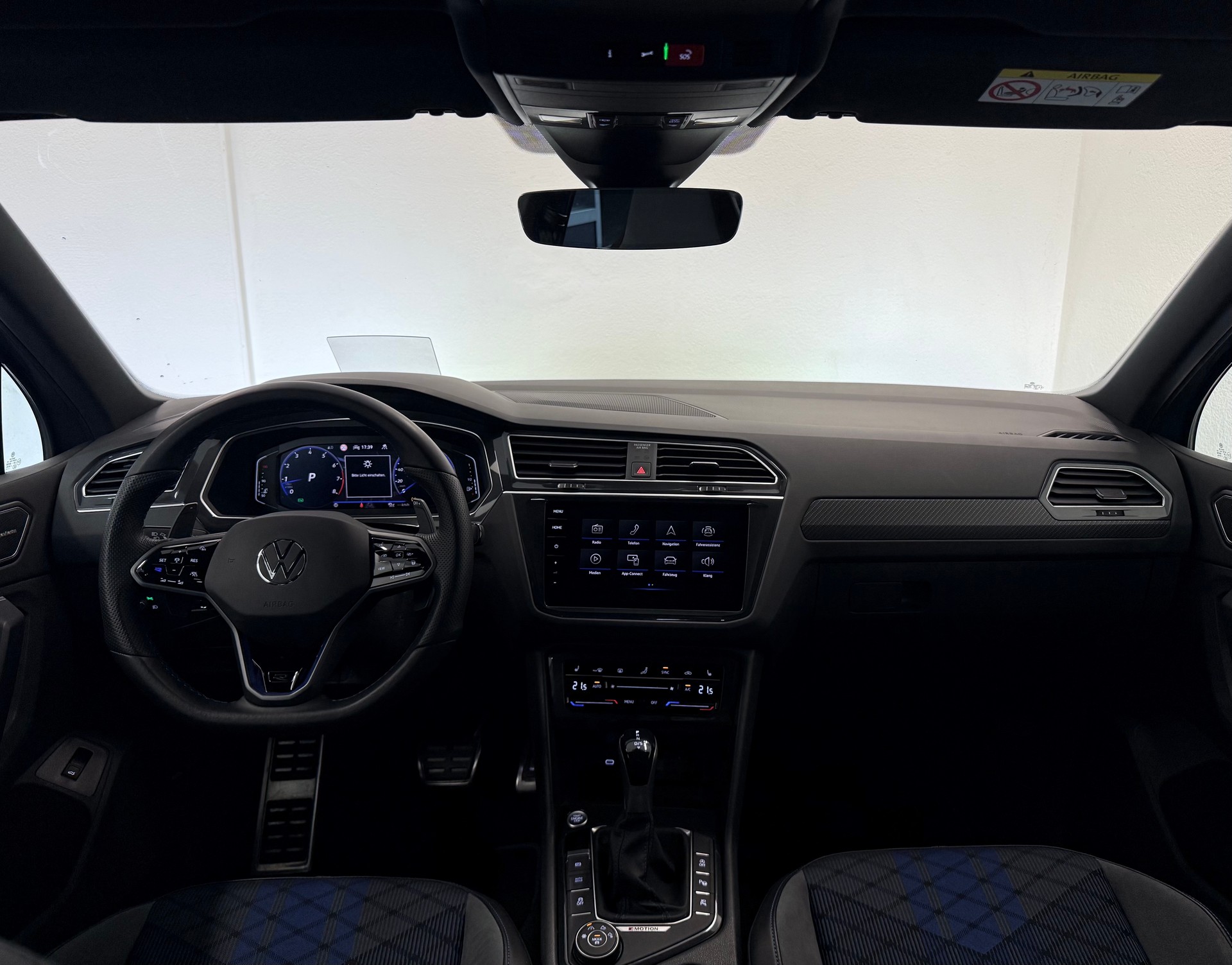 VW Tiguan 2.0TSI R 4Motion DSG - 16