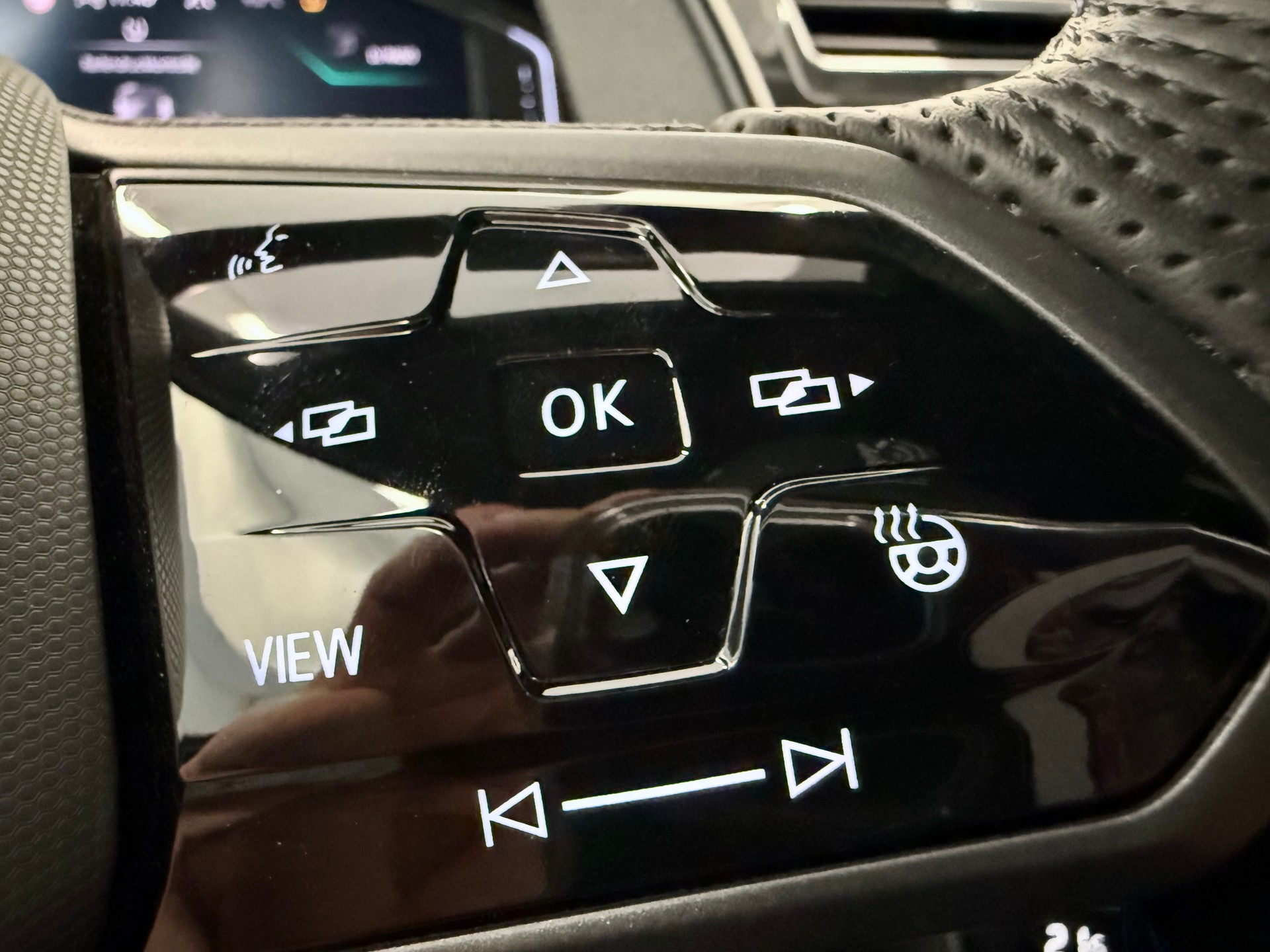 VW Tiguan 2.0TSI R 4Motion DSG - 28