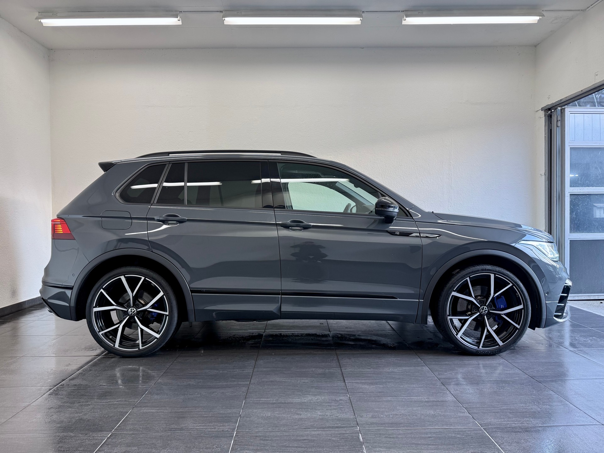 VW Tiguan 2.0TSI R 4Motion DSG - 5