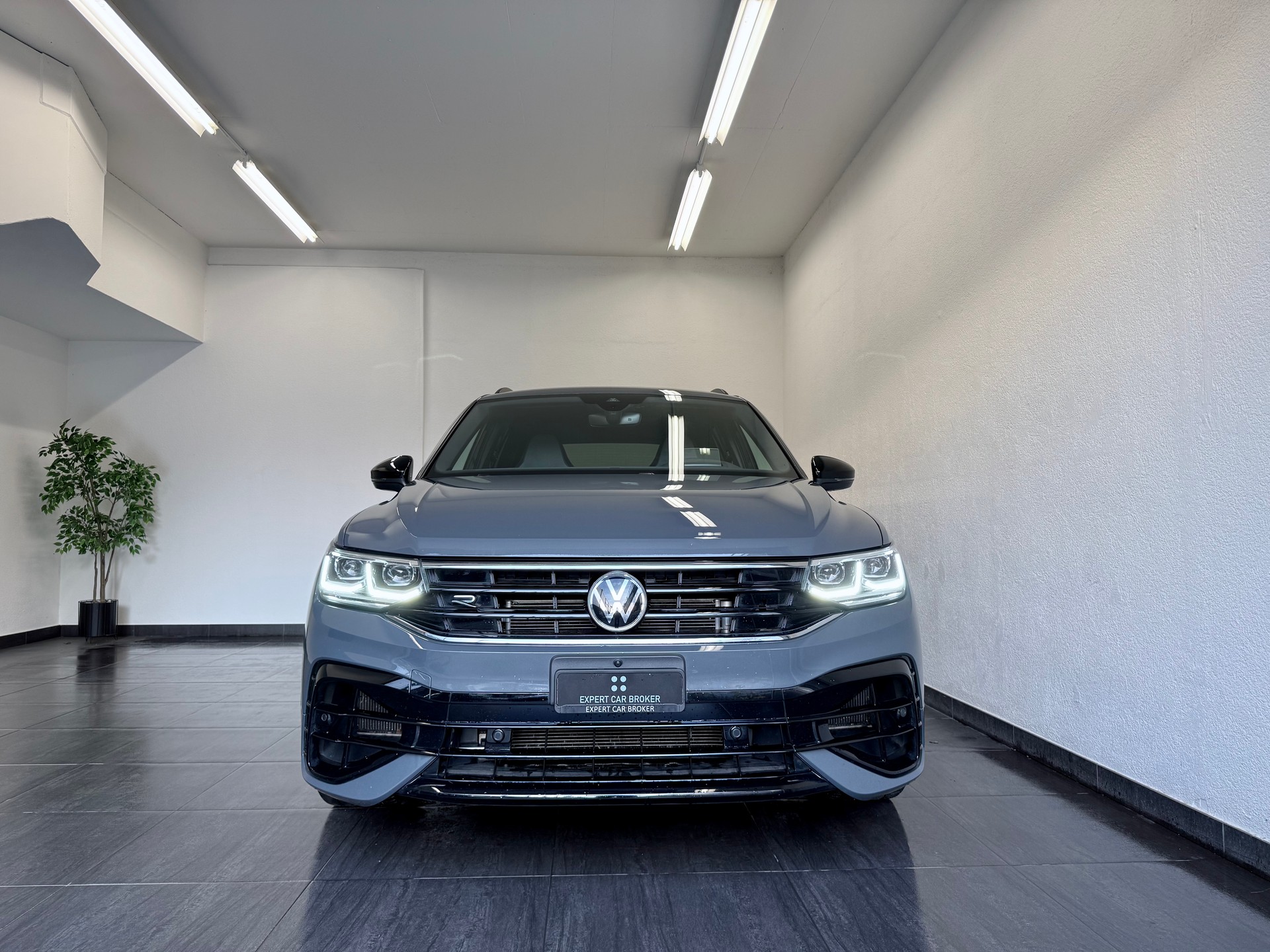 VW Tiguan 2.0TSI R 4Motion DSG - 4
