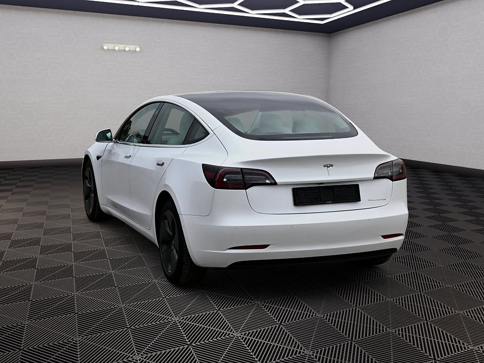 TESLA Model 3 Long Range Dual Motor AWD - 4