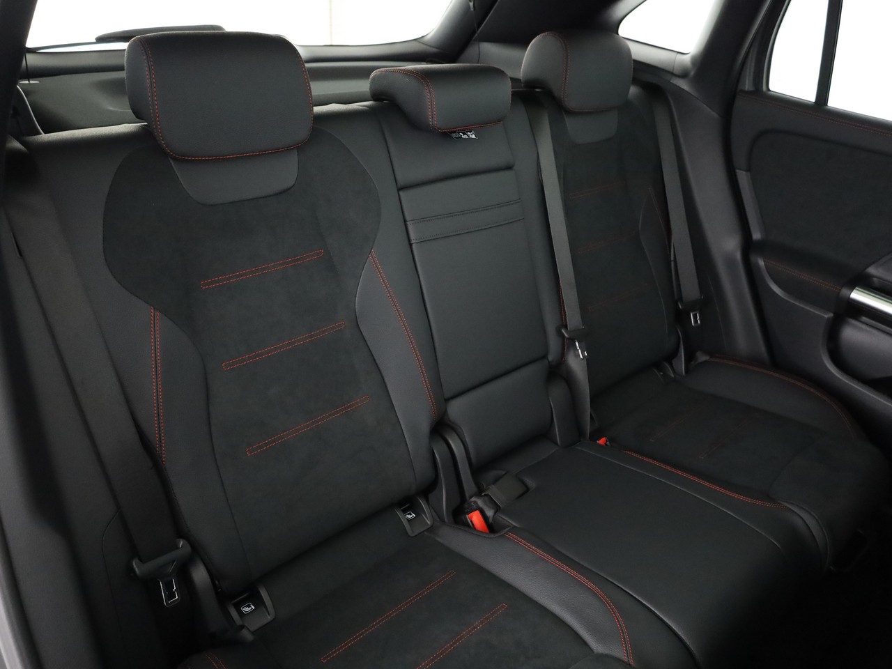 MERCEDES-BENZ GLA 200 Night Star 7G-DCT - 11