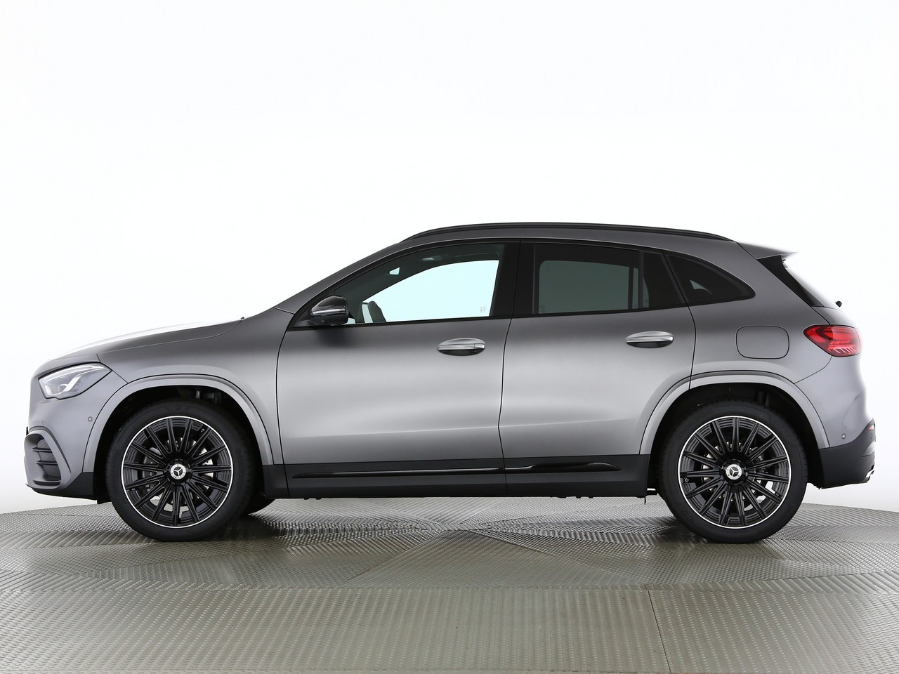 MERCEDES-BENZ GLA 200 Night Star 7G-DCT - 3