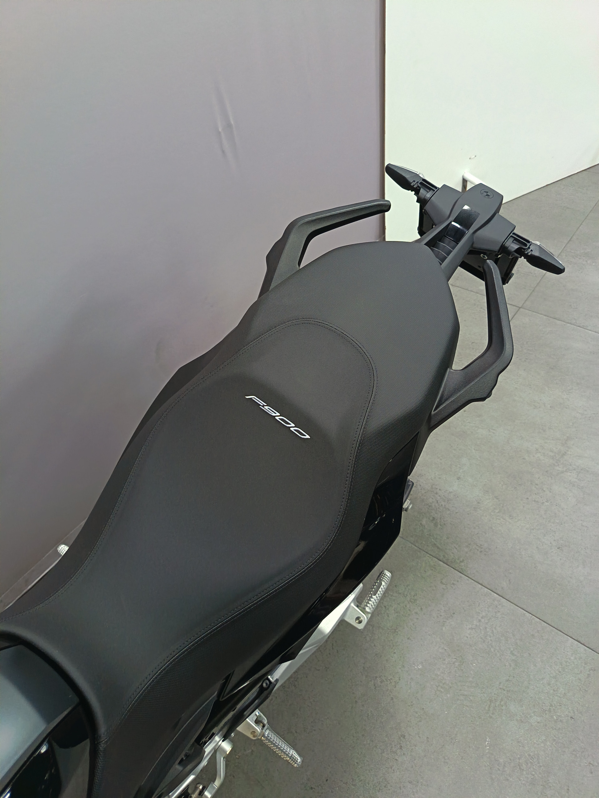 BMW F 900 R A2 Triple Black *** Leasing 3.9% *** - 6