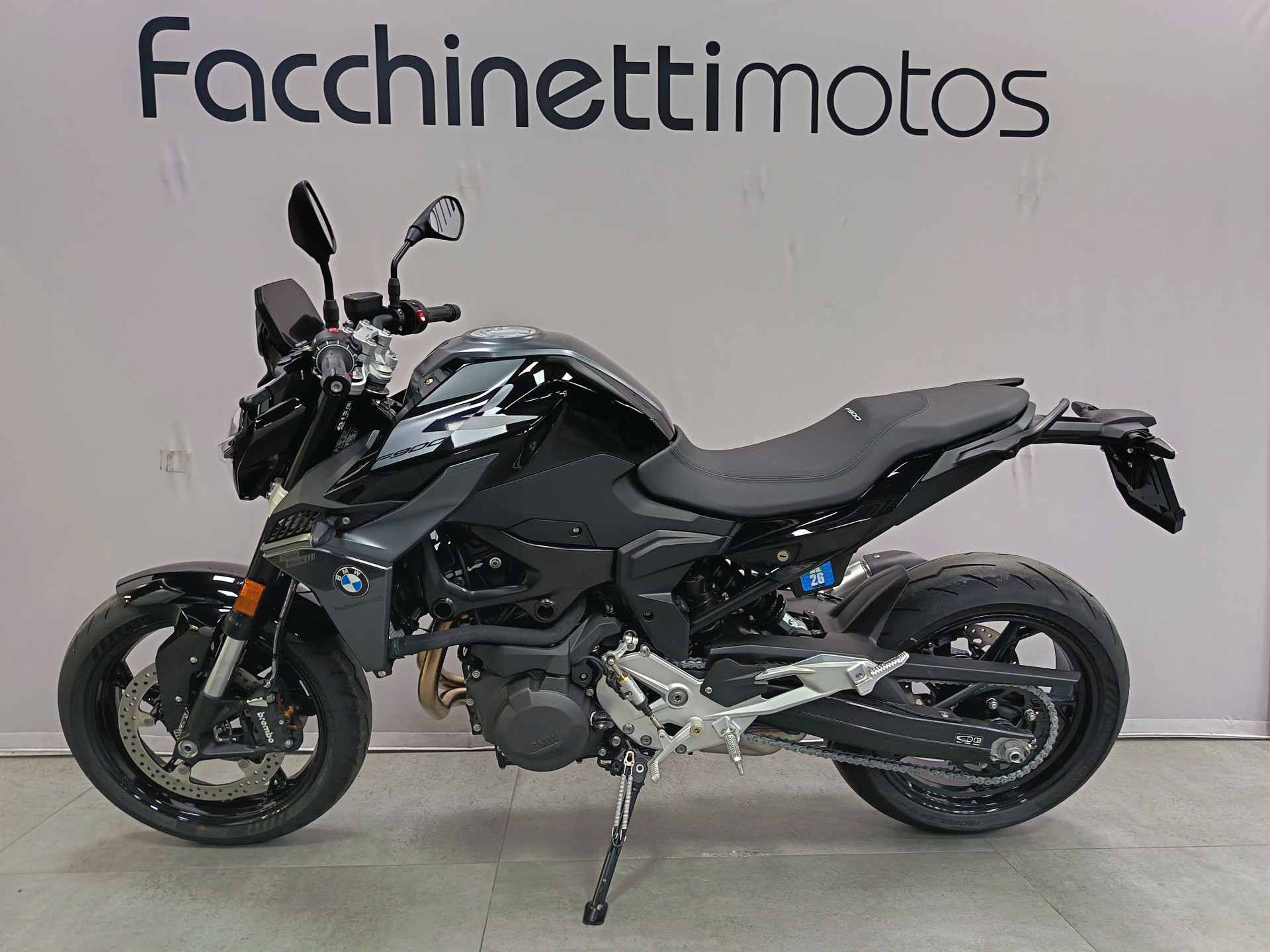 BMW F 900 R A2 Triple Black *** Leasing 3.9% *** - 4
