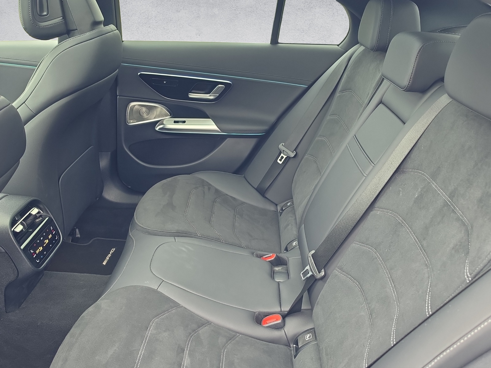 MERCEDES-BENZ E 220 d T 4Matic 9G-Tronic - 14