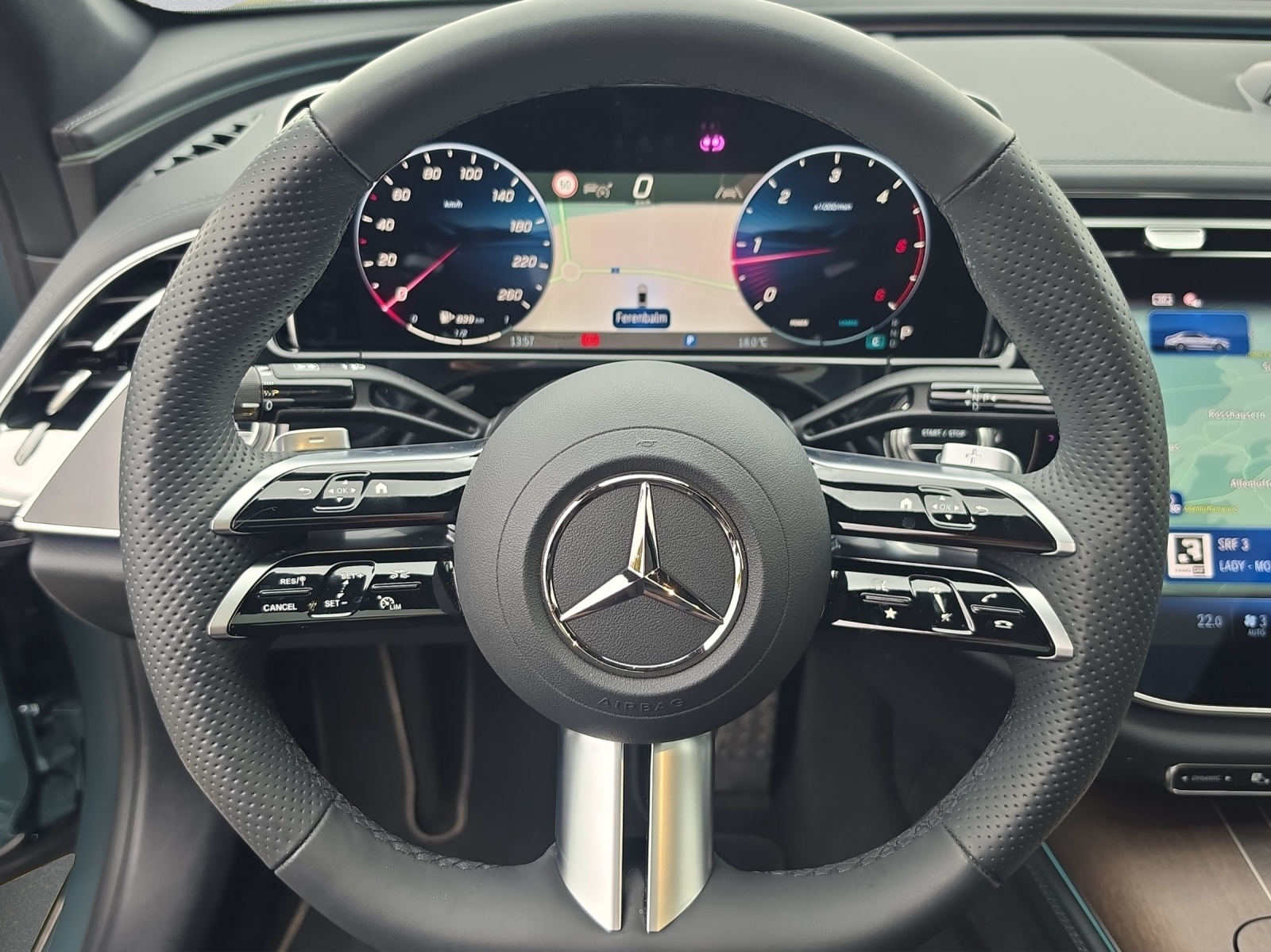 MERCEDES-BENZ E 220 d T 4Matic 9G-Tronic - 10