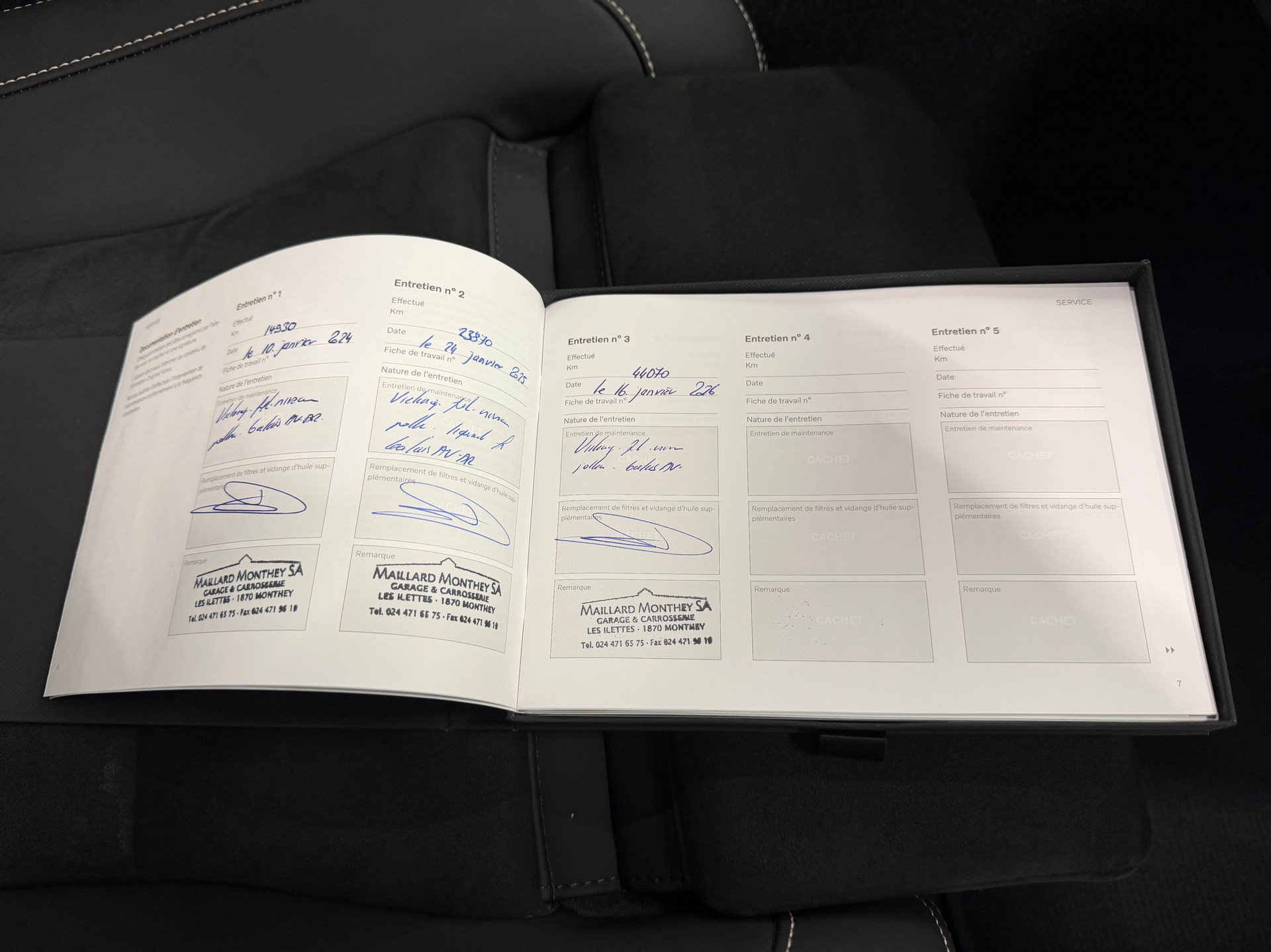 VOLVO XC40 1.5 T4 PiH Plus Dark - 17