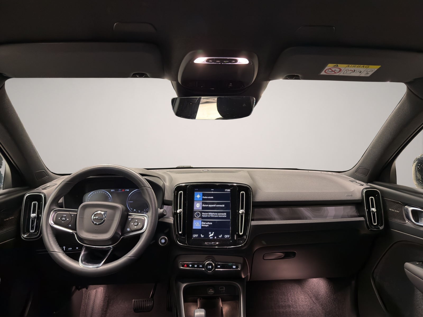 VOLVO XC40 1.5 T4 PiH Plus Dark - 12