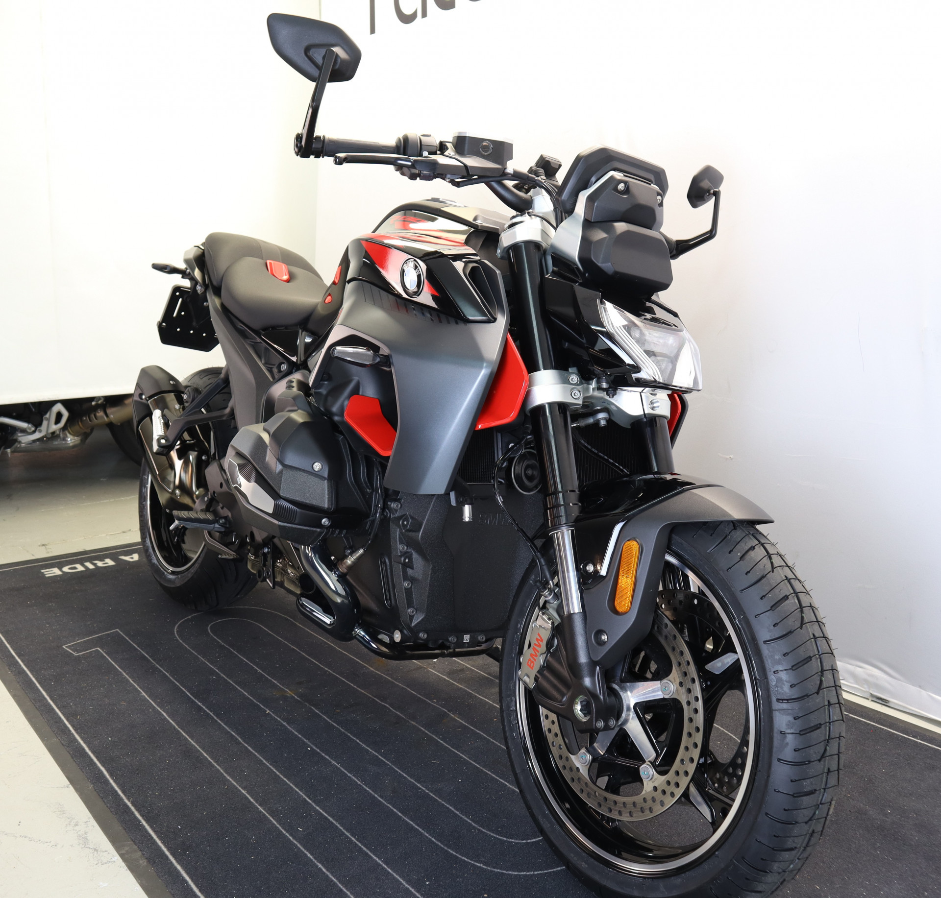 BMW R 1300 R - 3