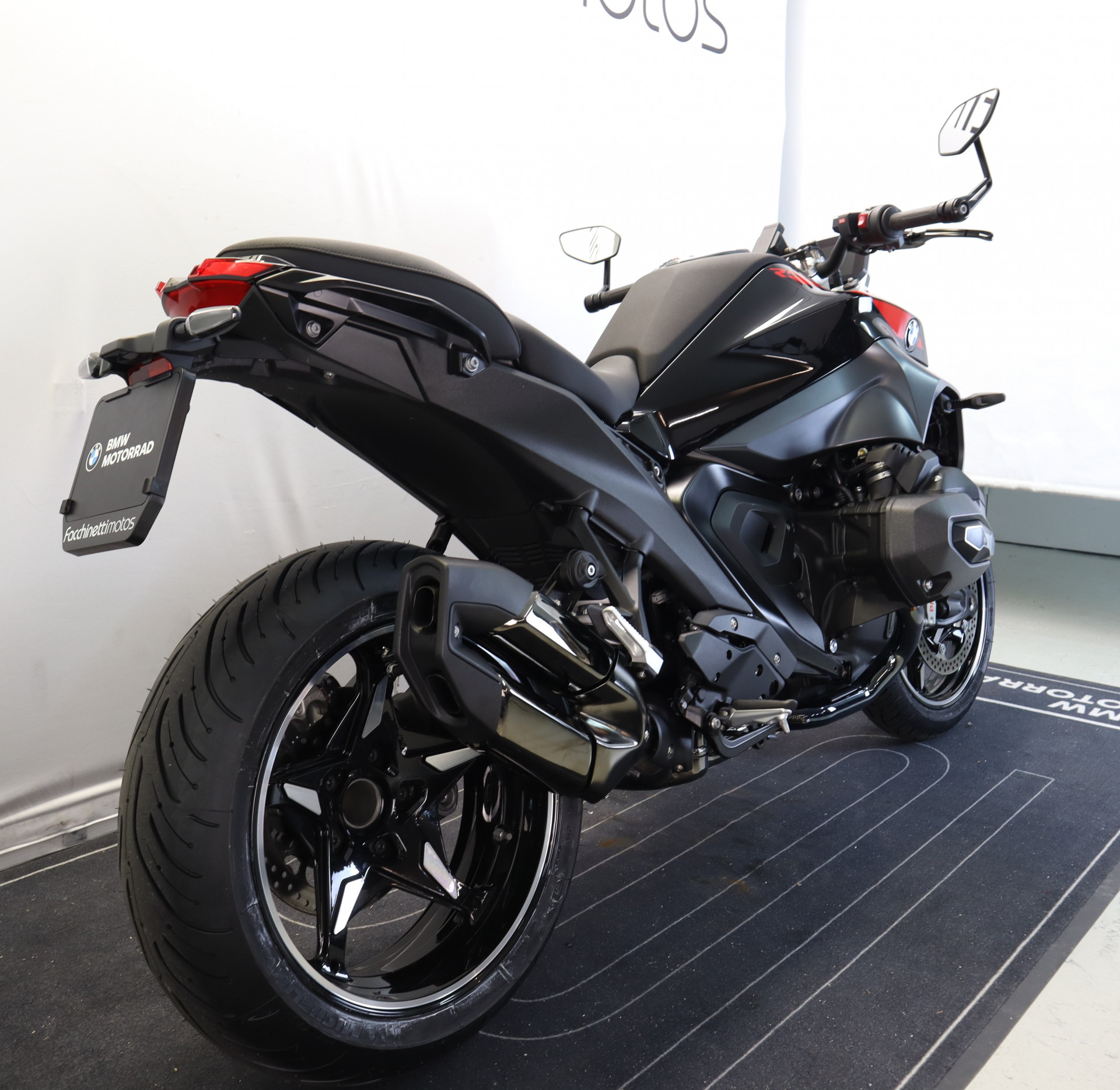 BMW R 1300 R - 4