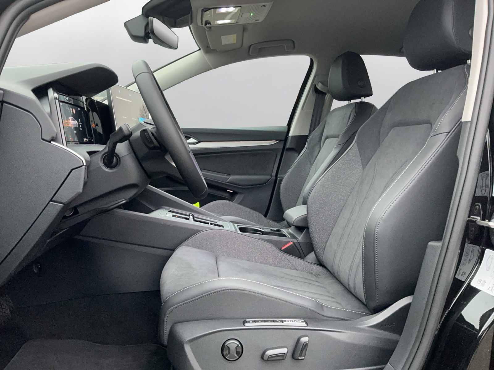 VW Golf 1.5 e TSI mHEV United DSG - 10