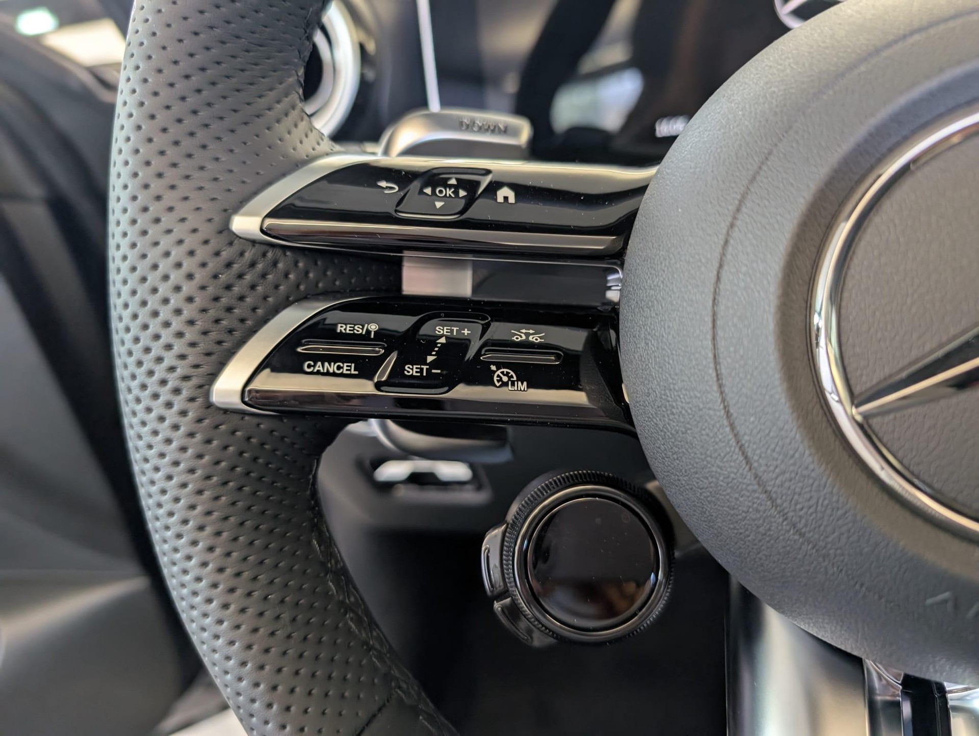 MERCEDES-BENZ CLE 53 AMG 4matic+ Cabriolet - 13