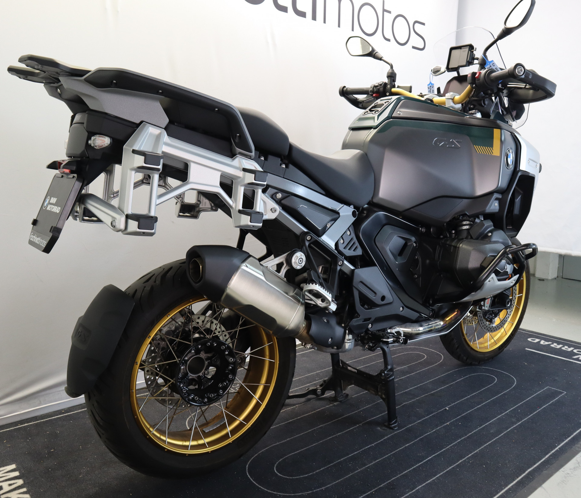 BMW R 1300 GS Adventure - 4