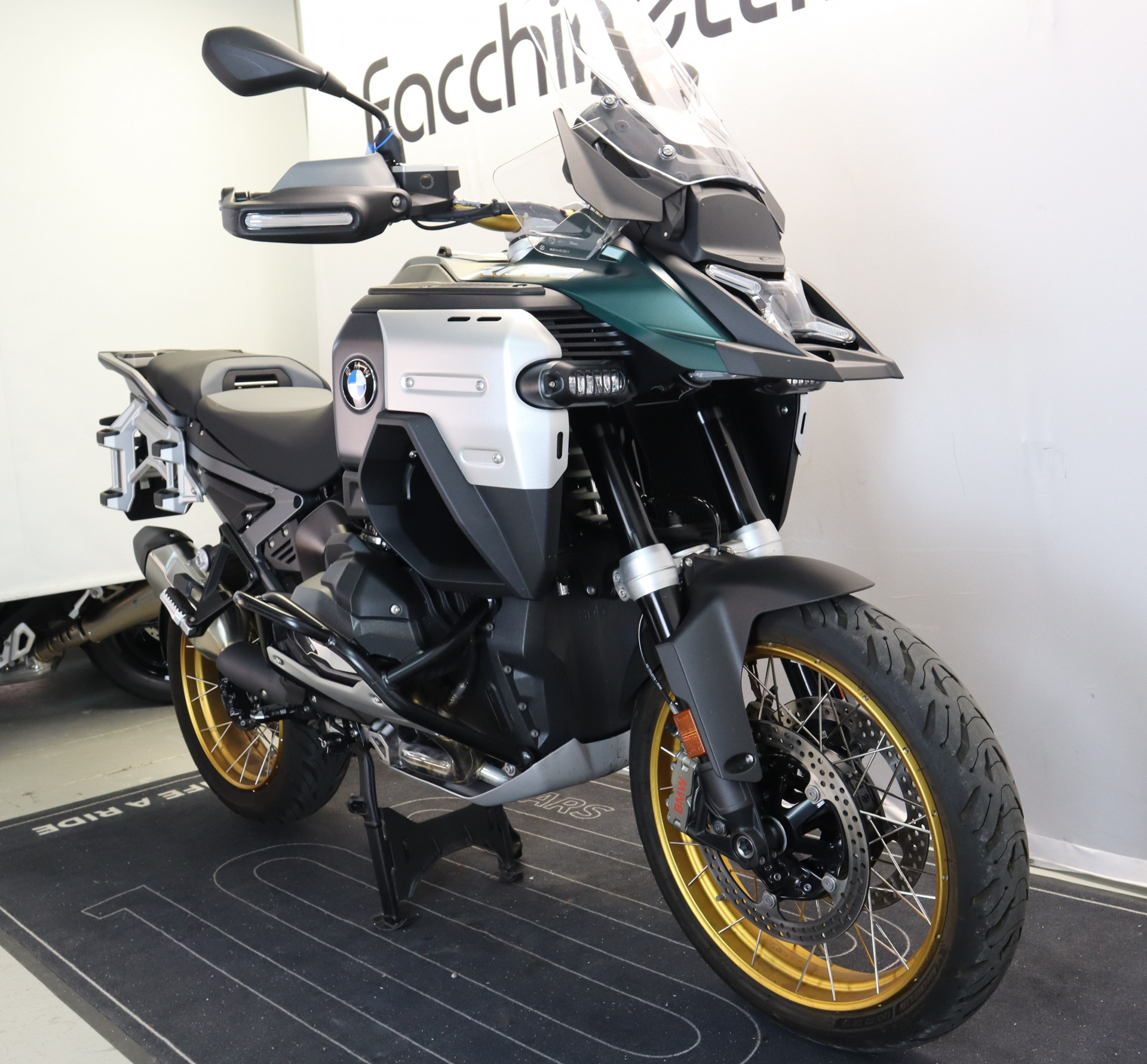 BMW R 1300 GS Adventure - 3