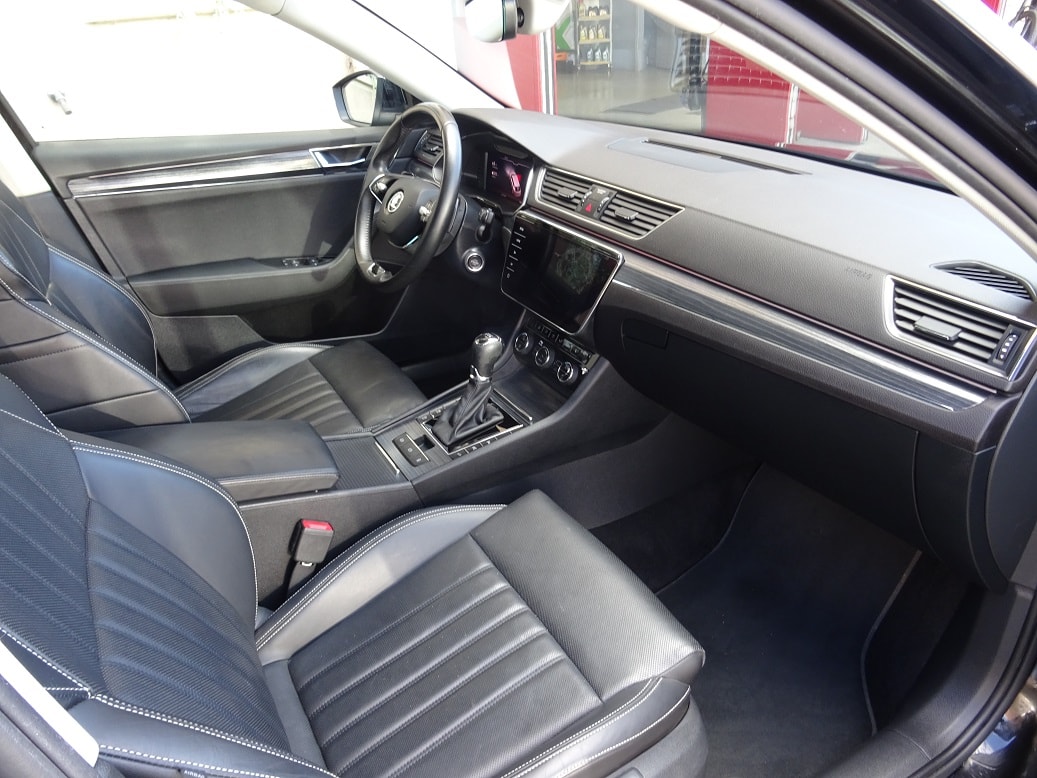 SKODA Superb Combi 2.0 TDI Style DSG - 6