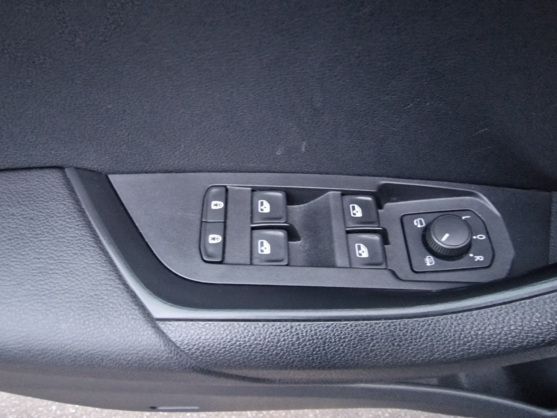 SKODA Karoq 2.0 TSI SportLine 4x4 DSG - 24