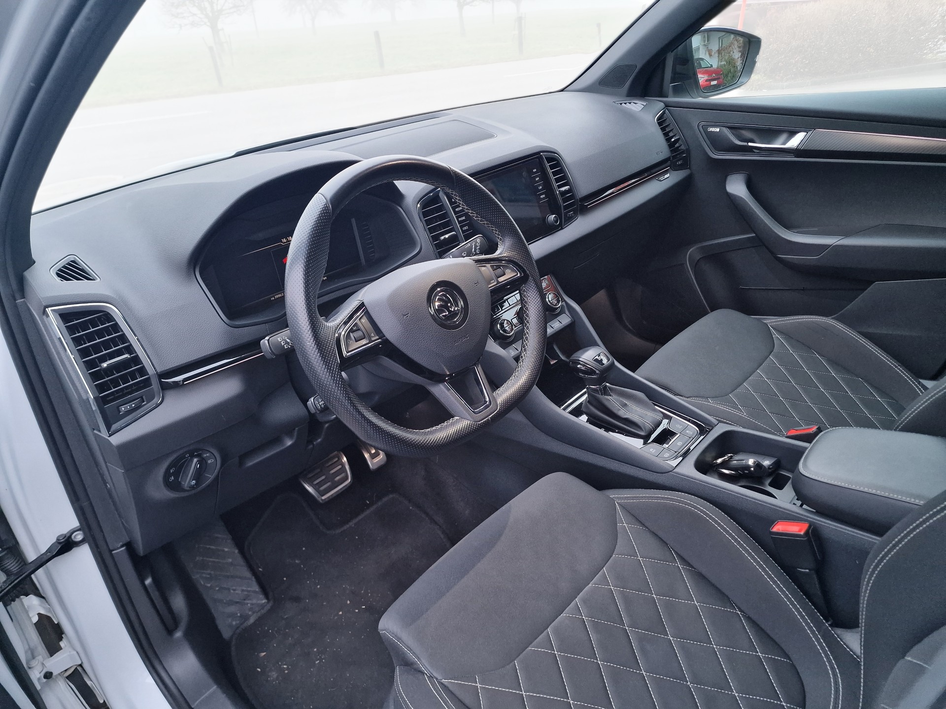 SKODA Karoq 2.0 TSI SportLine 4x4 DSG - 9