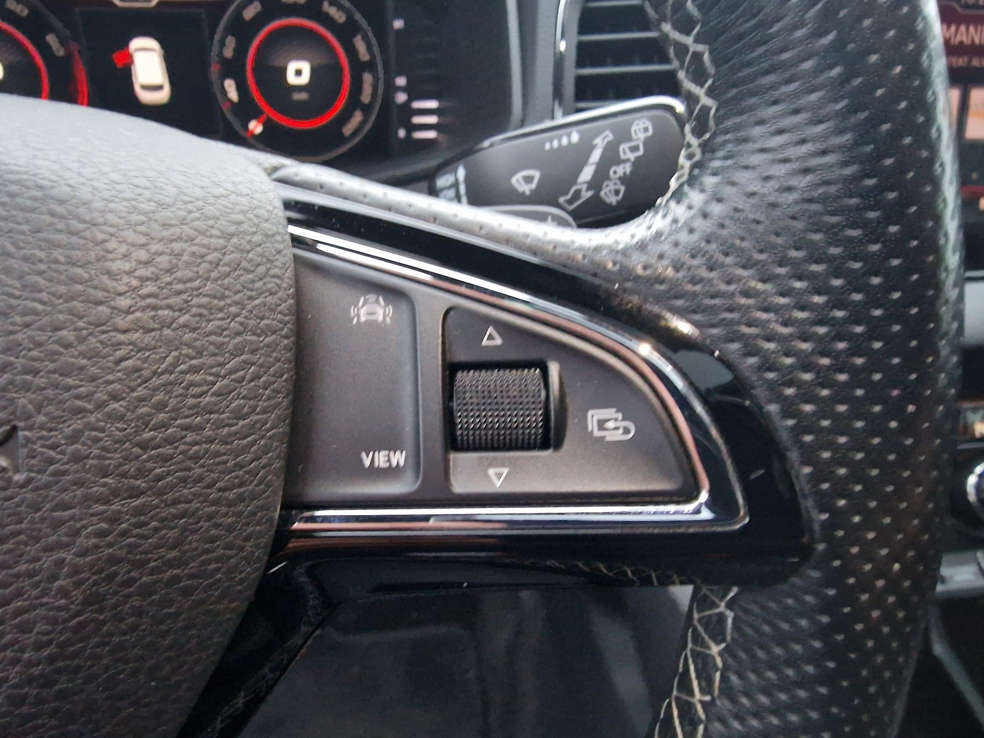 SKODA Karoq 2.0 TSI SportLine 4x4 DSG - 13