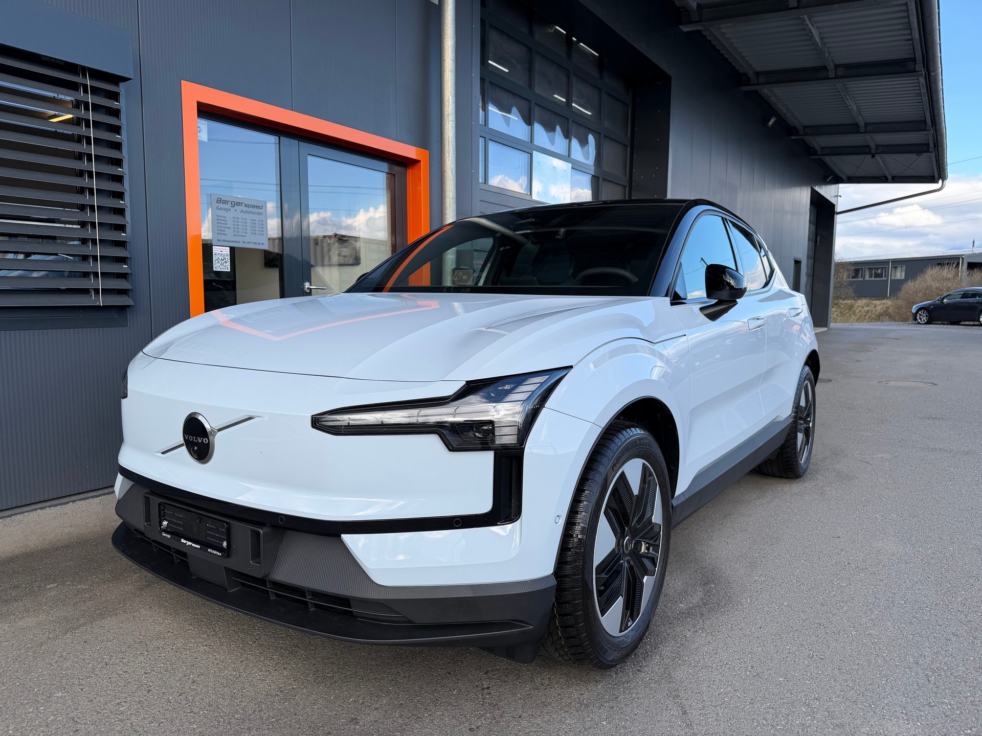 VOLVO EX30 E60 69kWh Twin Ultra - 2