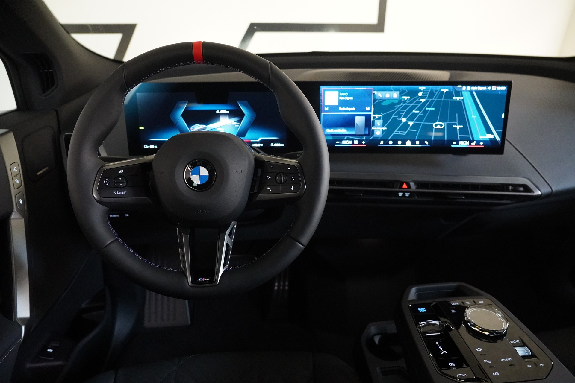 BMW iX M70 xDrive - 21