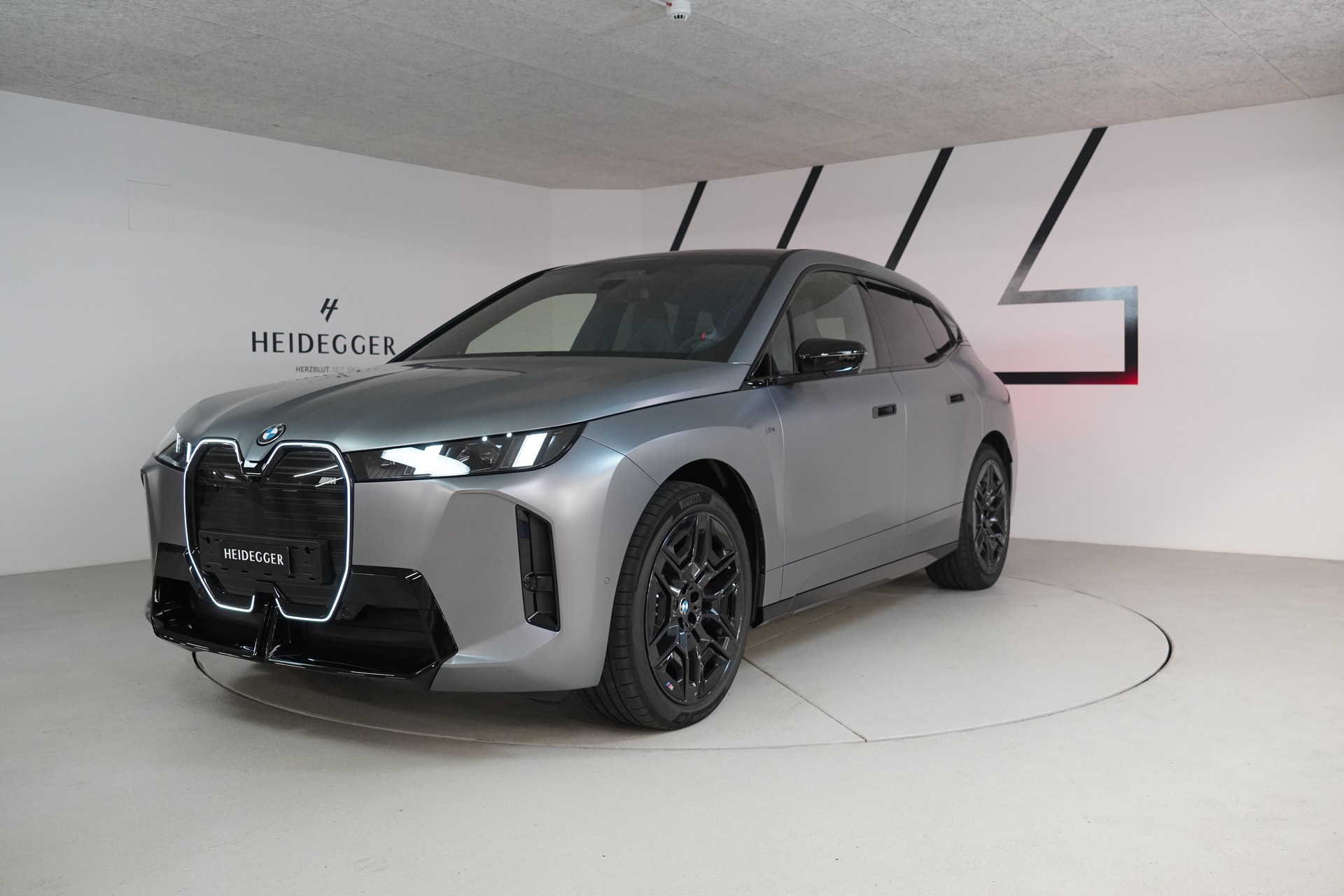 BMW iX M70 xDrive