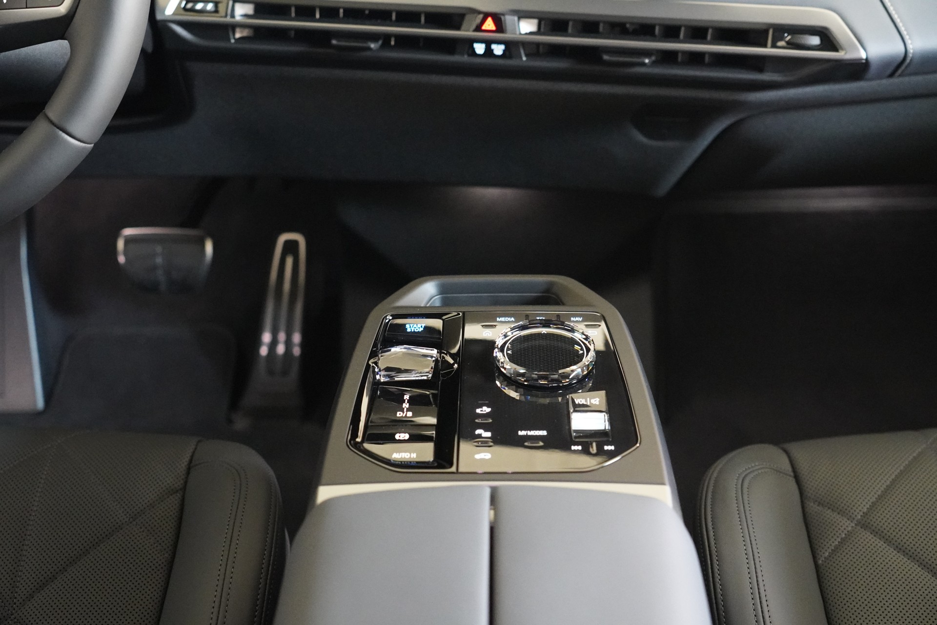 BMW iX M70 xDrive - 20