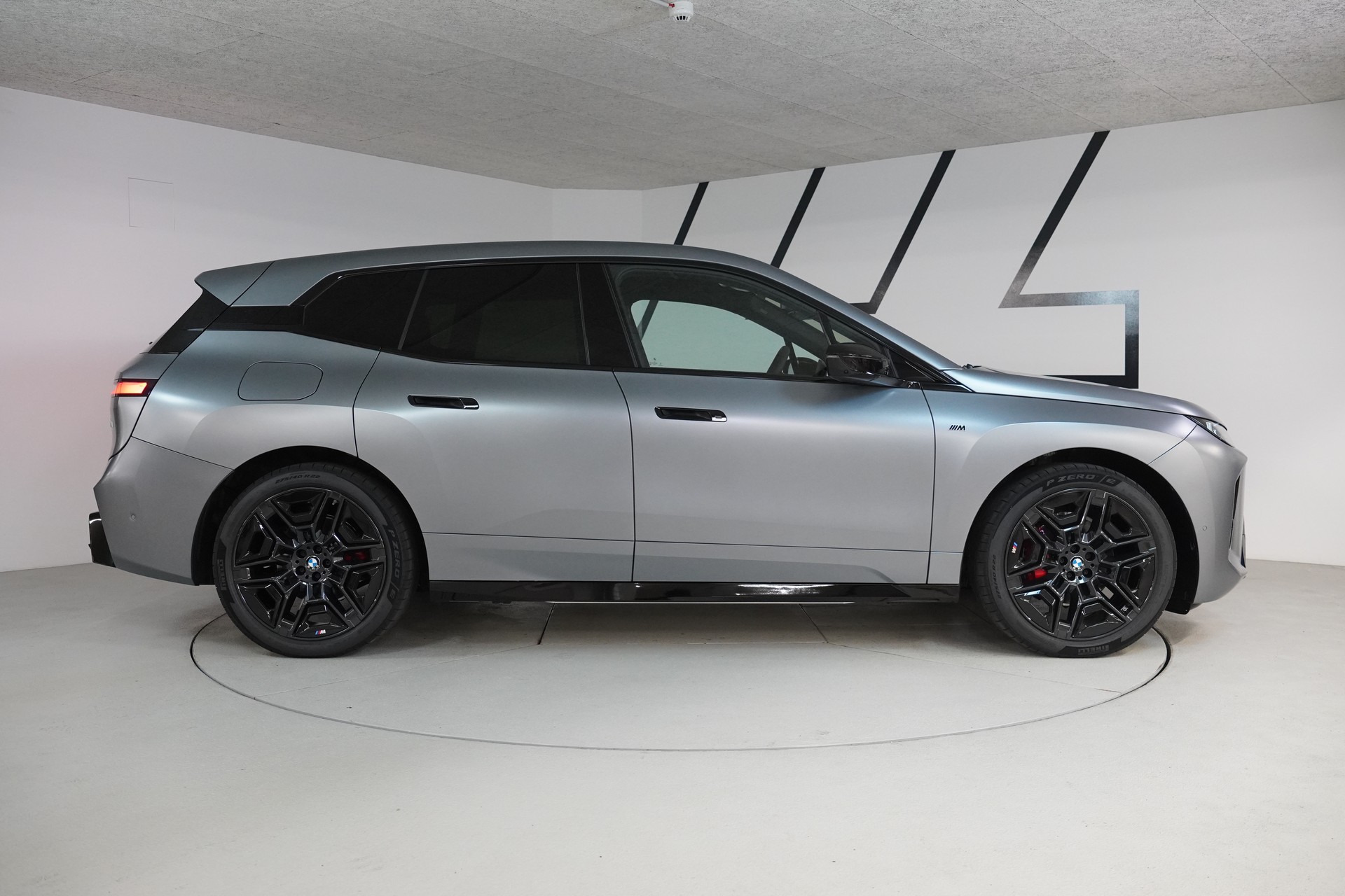 BMW iX M70 xDrive - 8