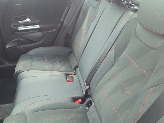 MERCEDES-BENZ GLA 220 4Matic 8G-DCT - 9